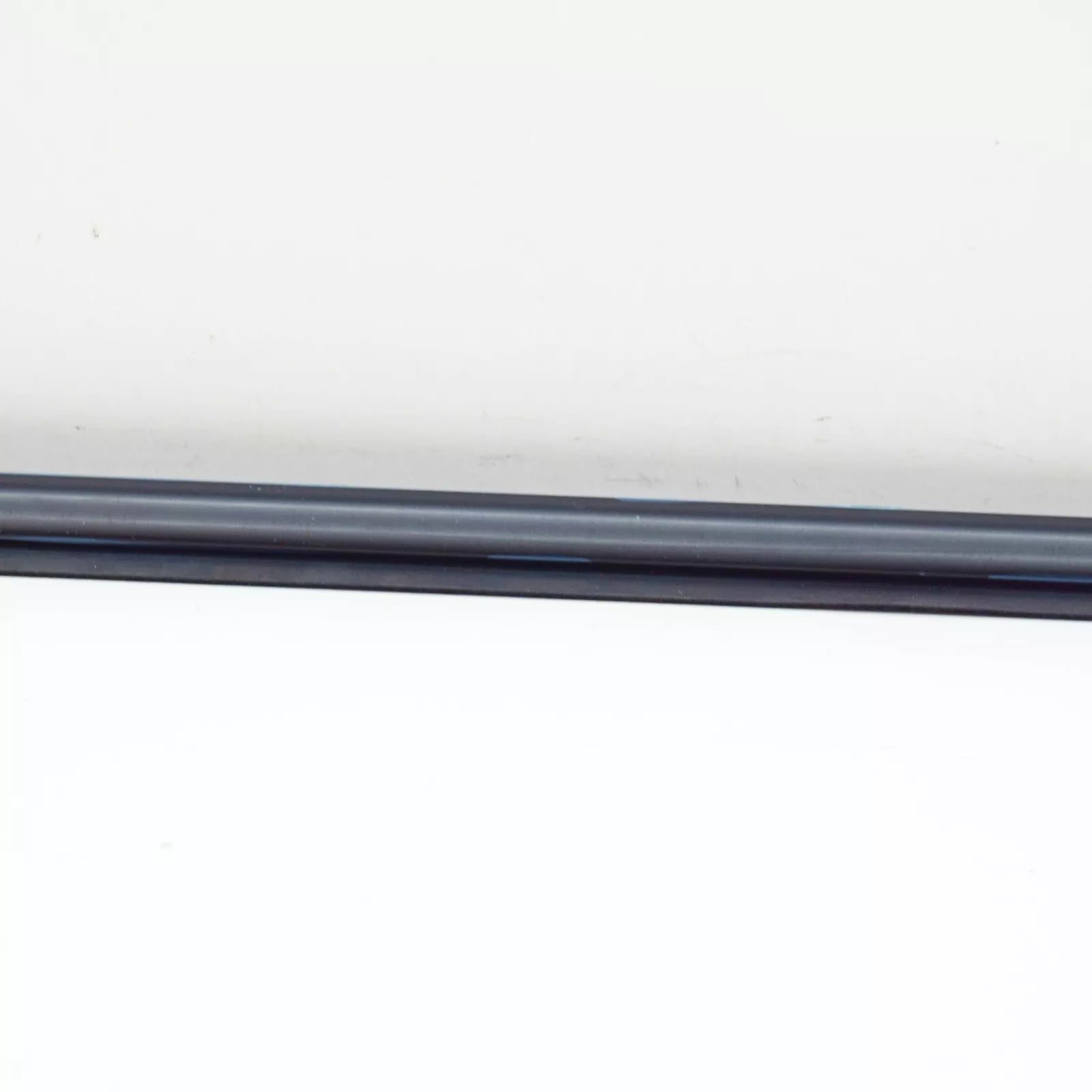 NEW BMW 3 E46 FRONT RIGHT OUTER WEATHERSTRIP 51327890454 7890454 ORIGINAL