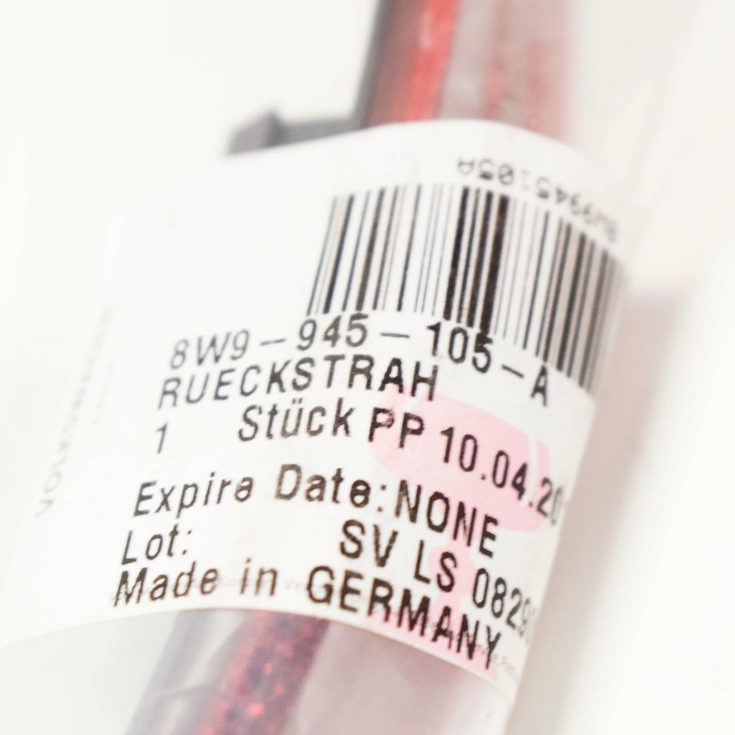 NEW AUDI A4 AVANT B9 REAR BUMPER LEFT REFLECTOR 8W9945105A ORIGINAL