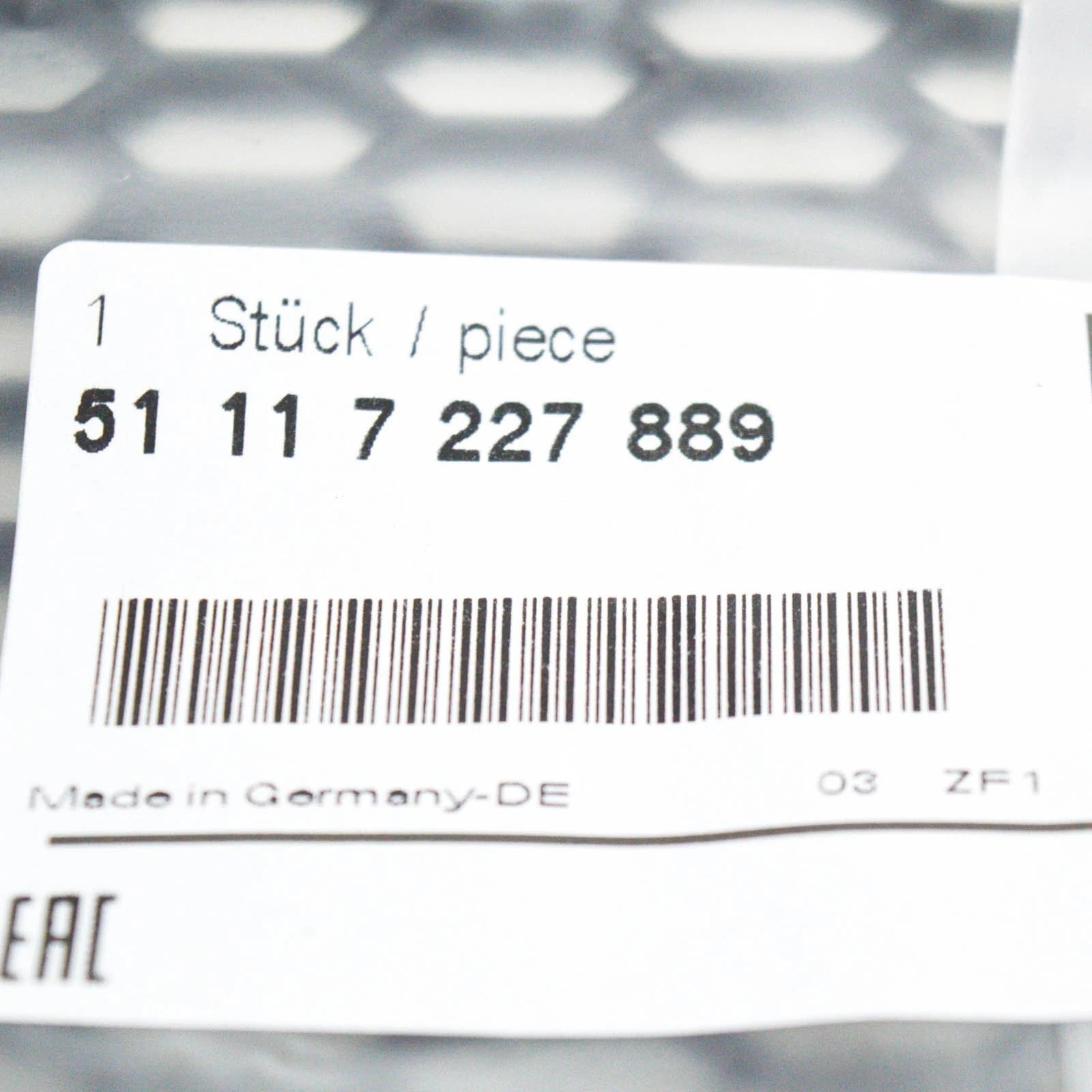 NEW BMW 3 E92 FRONT BUMPER LOWER CENTER GRILLE 51117227889 7227889 2009 ORIGINAL