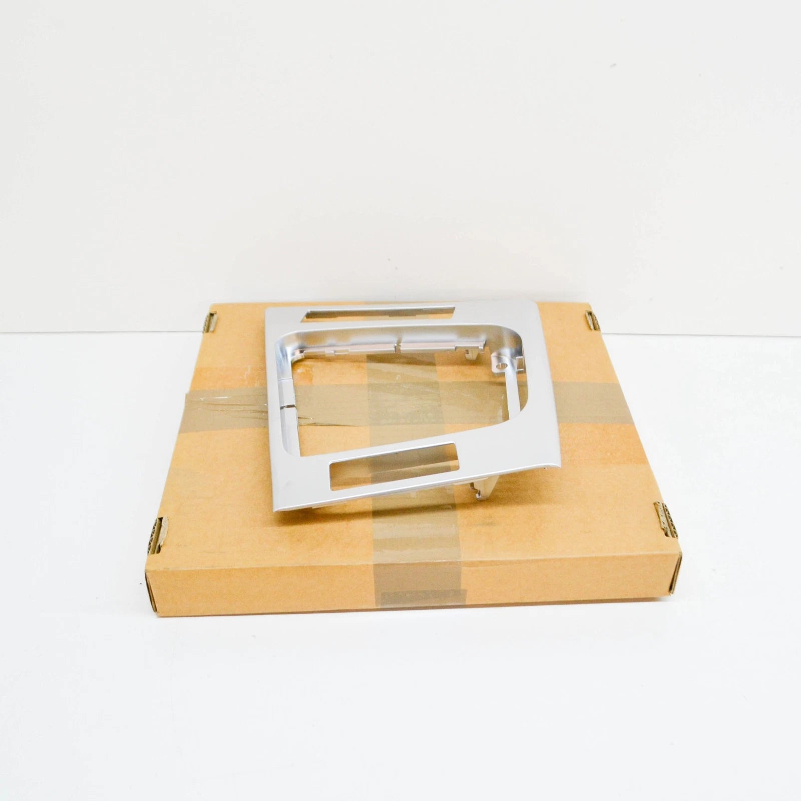 NEW BMW 3 E46 CONSOLE DEPOSITING BOX BOTTOM PANEL RHD 51168234274 ORIGINAL