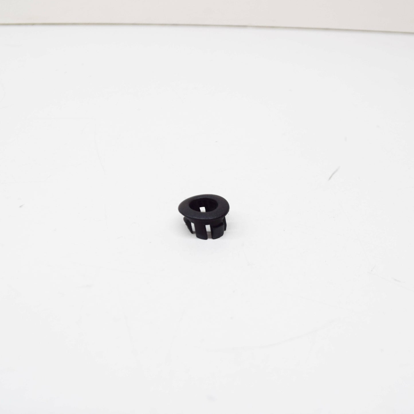 new bmw 3 e46 front door trim panel bush 8200729 51418200729 original