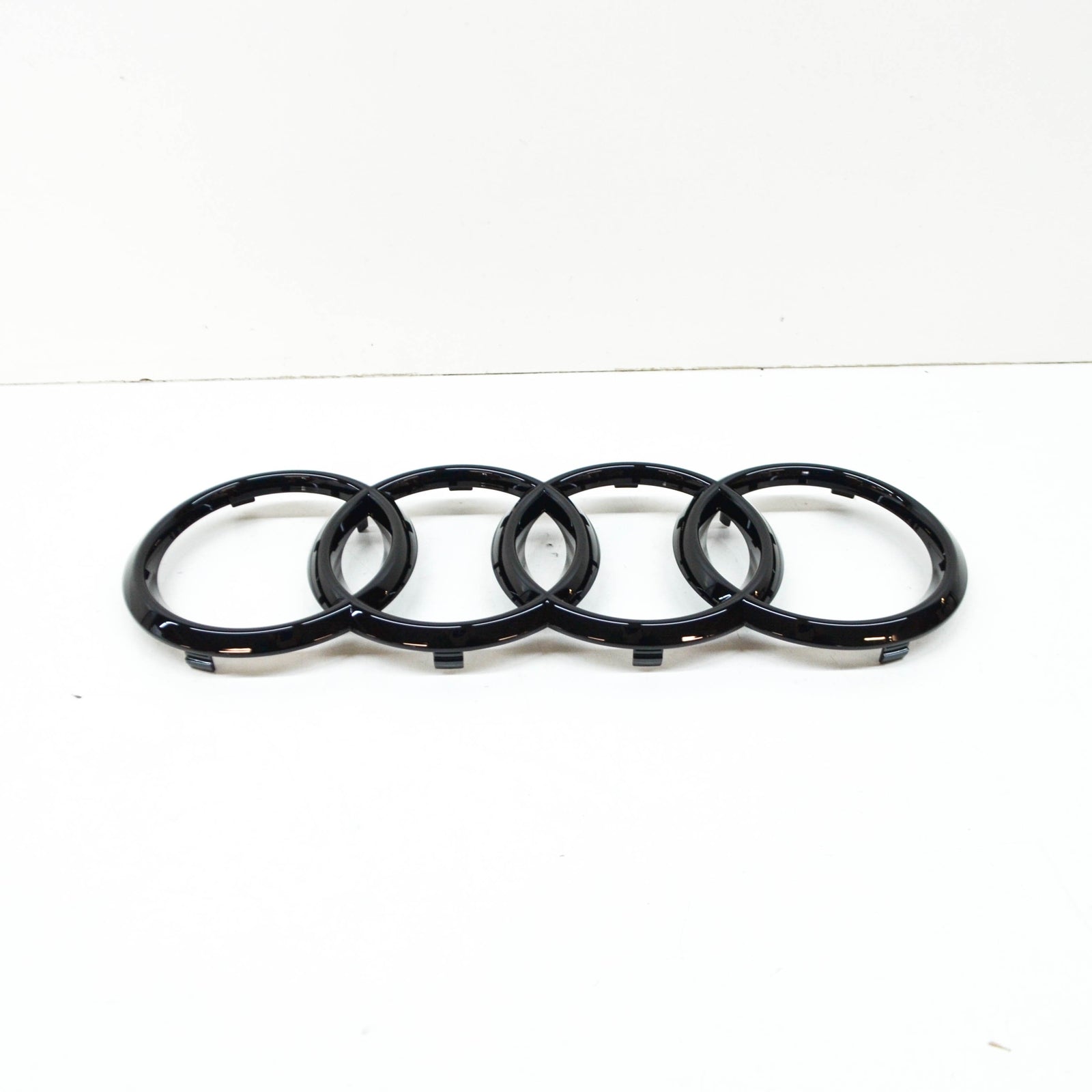 NEW AUDI Q7 4M FRONT BUMPER RADIATOR GRILLE BADGE LOGO 4M0853605T94 ORIGINAL