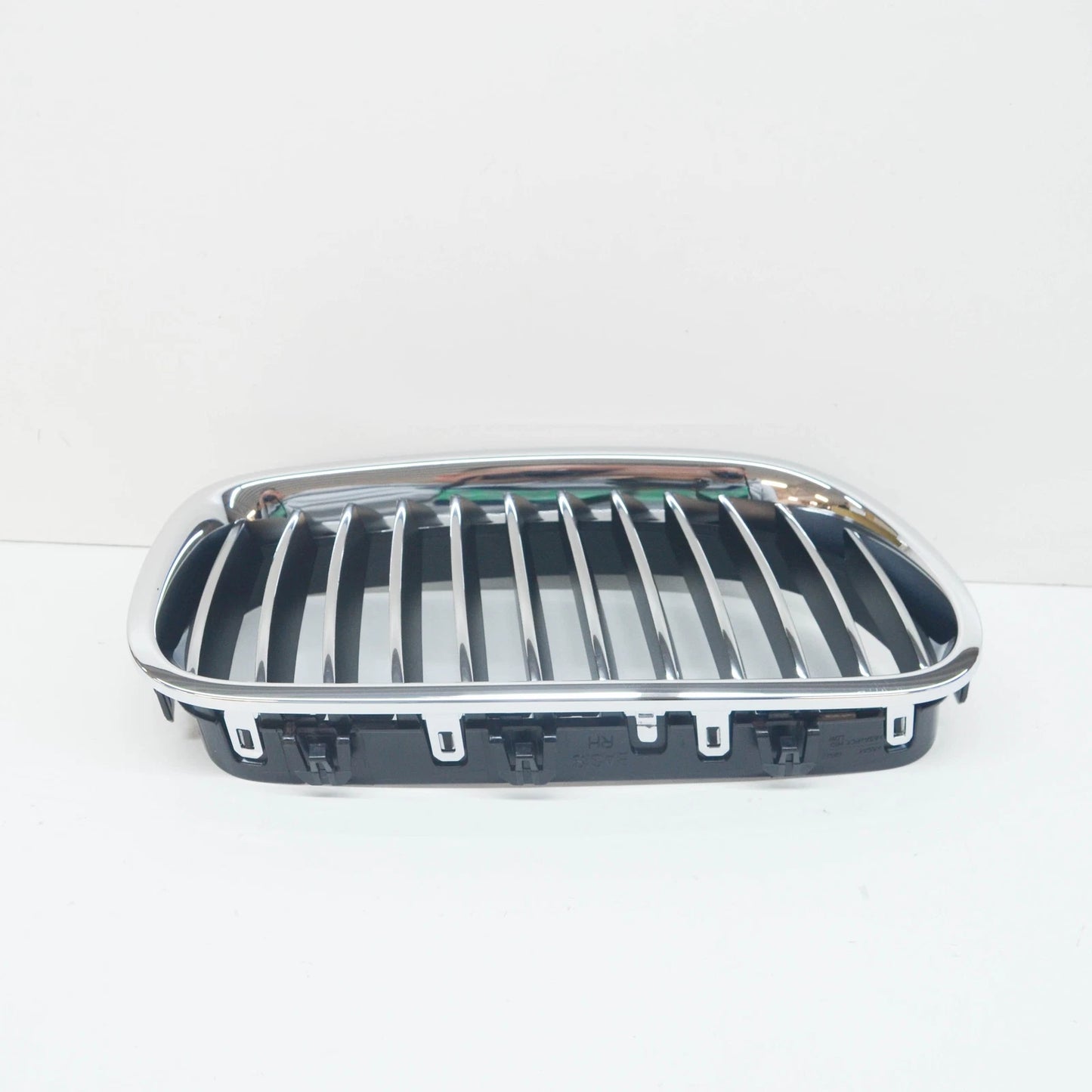 NEW BMW 5 F10 FRONT RIGHT RADIATOR GRILLE 51137203650 7203650 ORIGINAL