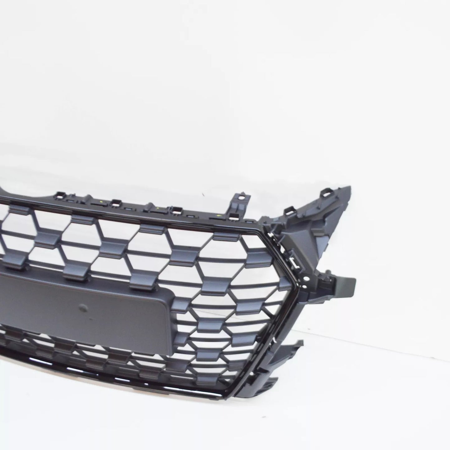 NEW AUDI TT FV FRONT RADIATOR GRILLE 8S0853651HVMZ 8S0853651H VMZ ORIGINAL