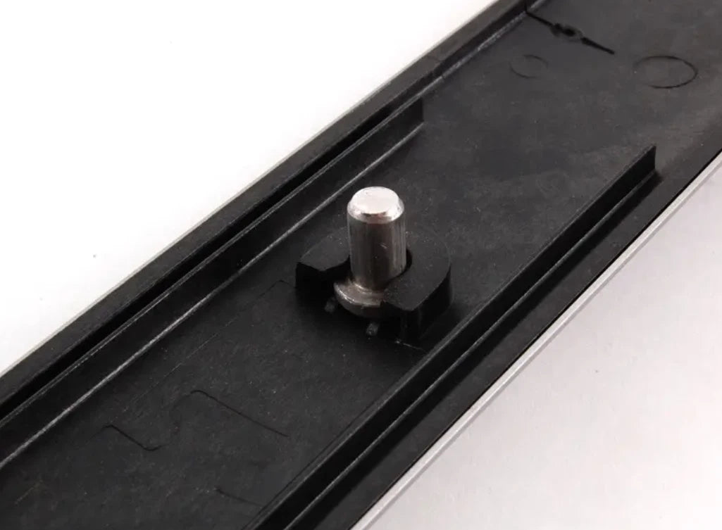 NEW BMW 3 E46 FRONT LEFT ALUMINUM DECOR STRIP 7047155 51457047155 ORIGINAL