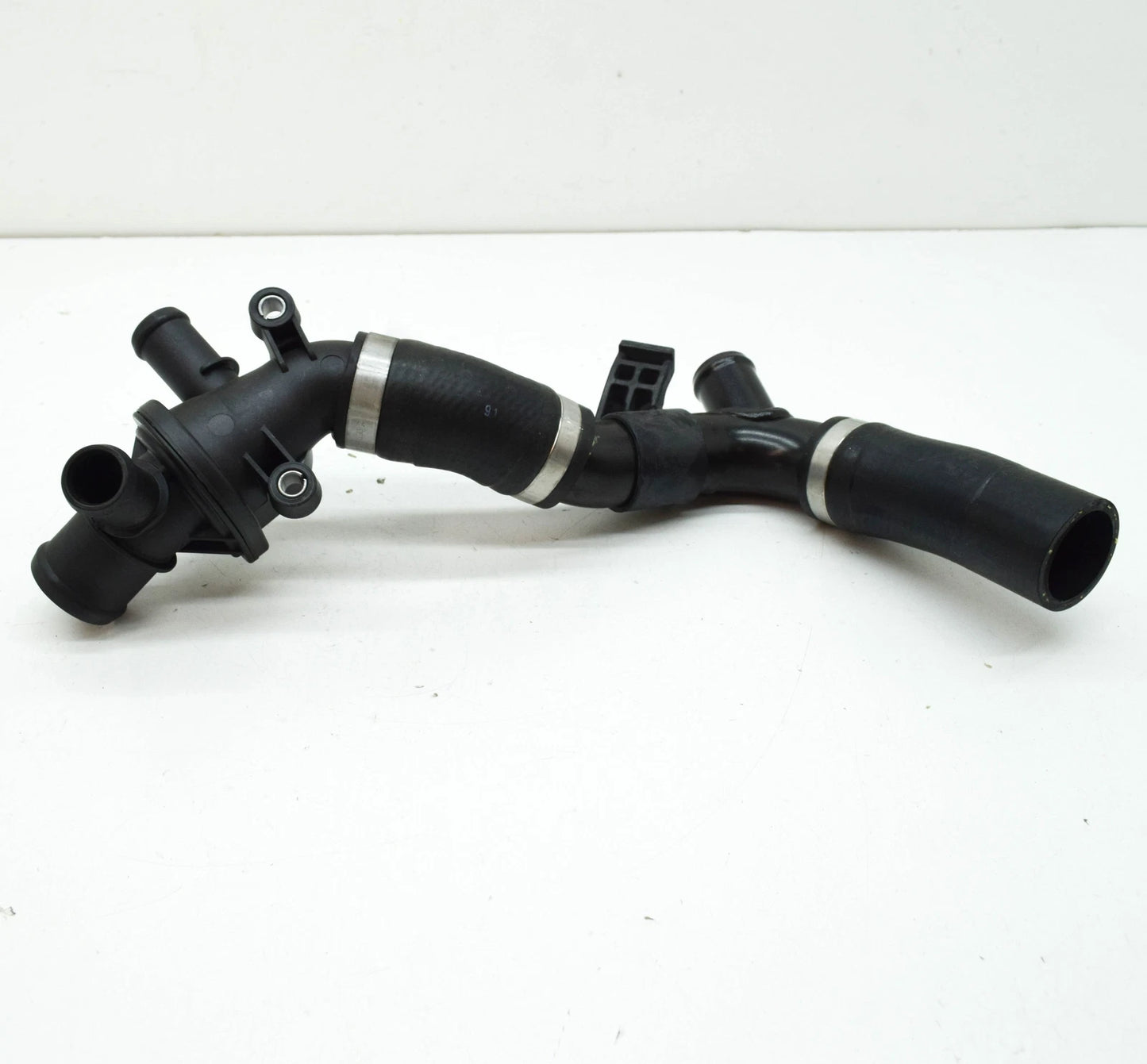 NEW VOLKSWAGEN MULTIVAN T7 STM STN RETURN COOLANT PIPE 7E0122051AF ORIGINAL