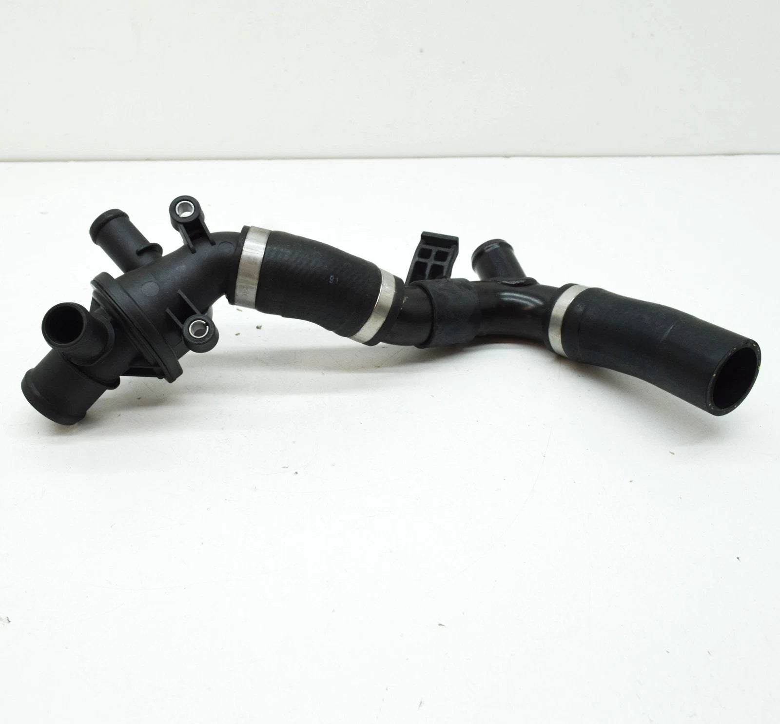NEW VOLKSWAGEN MULTIVAN T7 STM STN RETURN COOLANT PIPE 7E0122051AF ORIGINAL