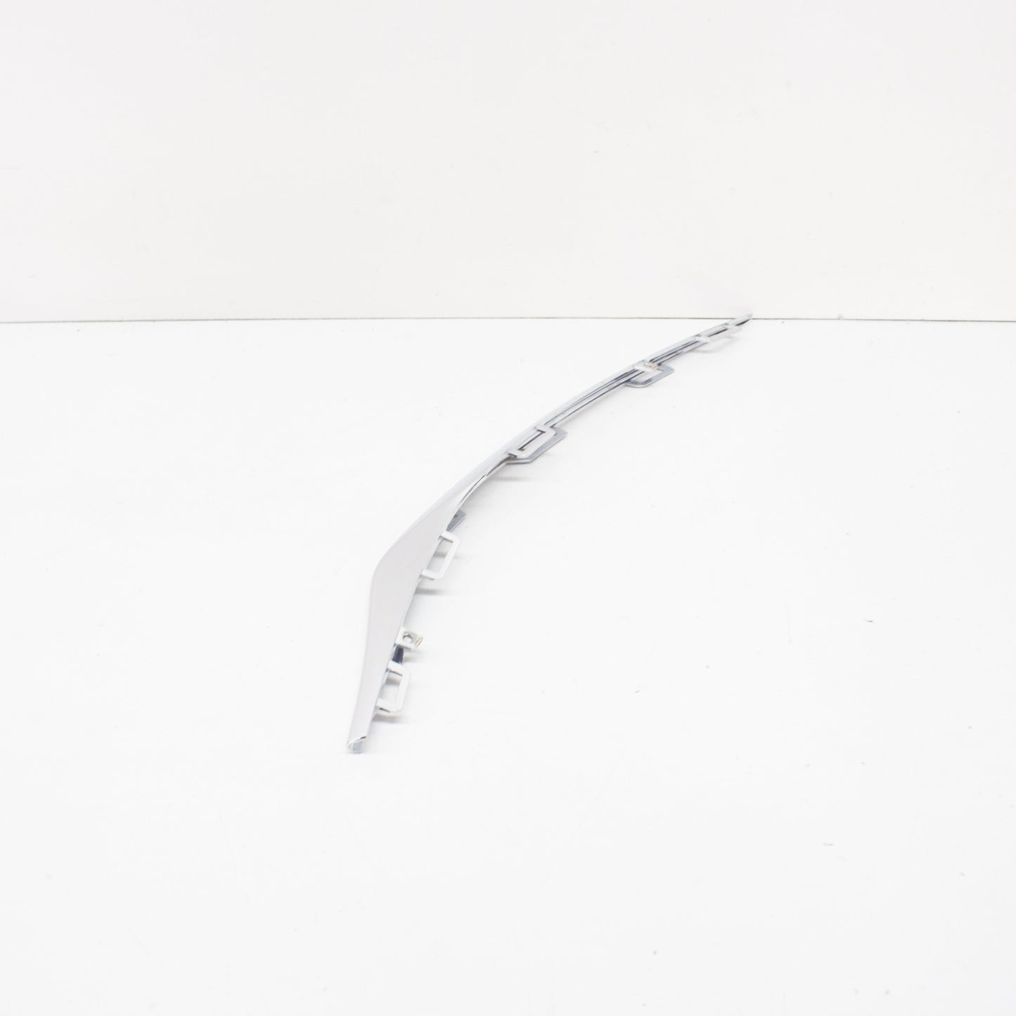 NEW MERCEDES-BENZ CLA C117 FRONT BUMPER RIGHT SIDE TRIM A1178855100 ORIGINAL