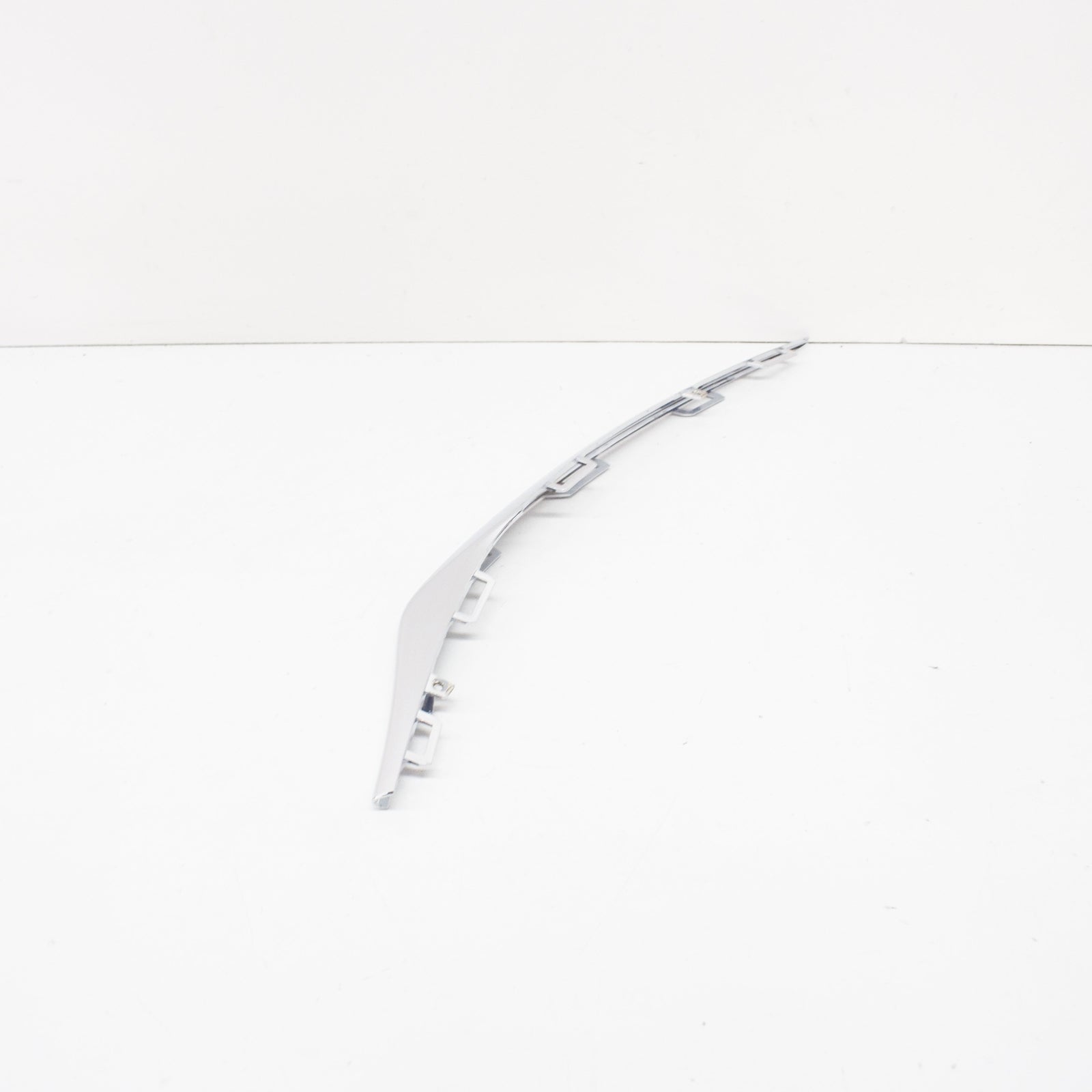 NEW MERCEDES-BENZ CLA C117 FRONT BUMPER RIGHT SIDE TRIM A1178855100 ORIGINAL