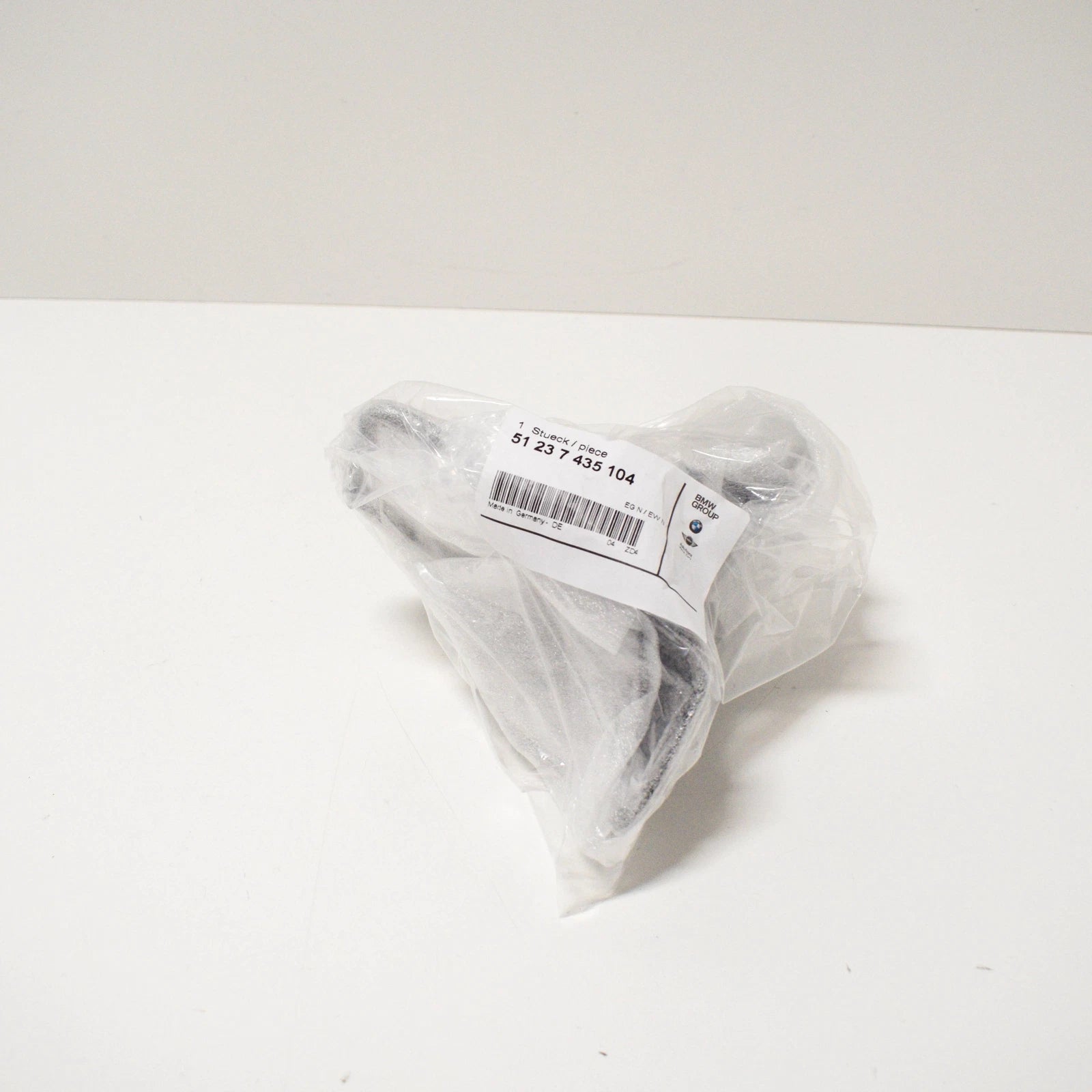 NEW BMW X1 F48 STRIKER BRACKET 51237435104 7435104 ORIGINAL