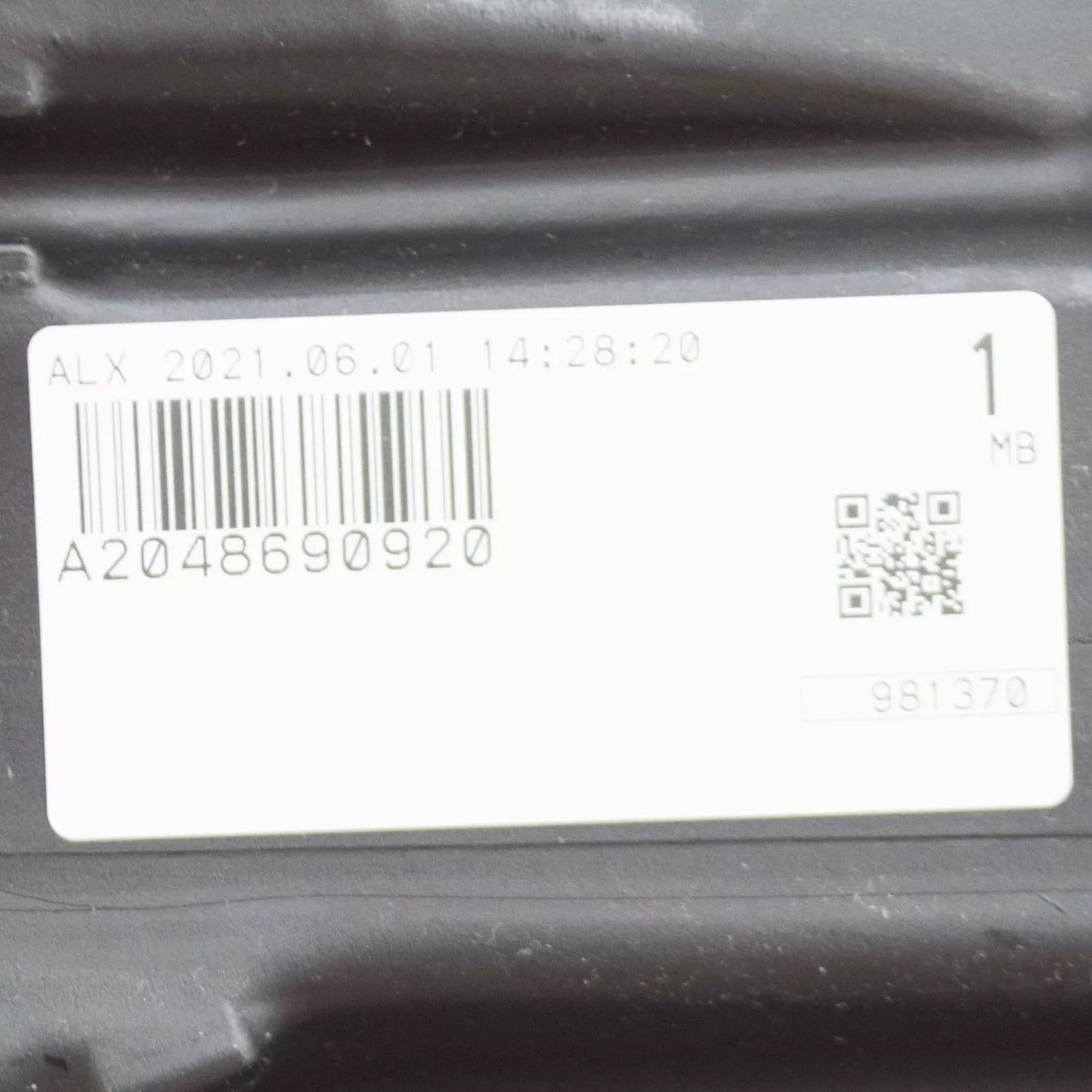 NEW MERCEDES-BENZ GLK-CLASS X204 WINDOW WASHER TANK A2048690920 ORIGINAL