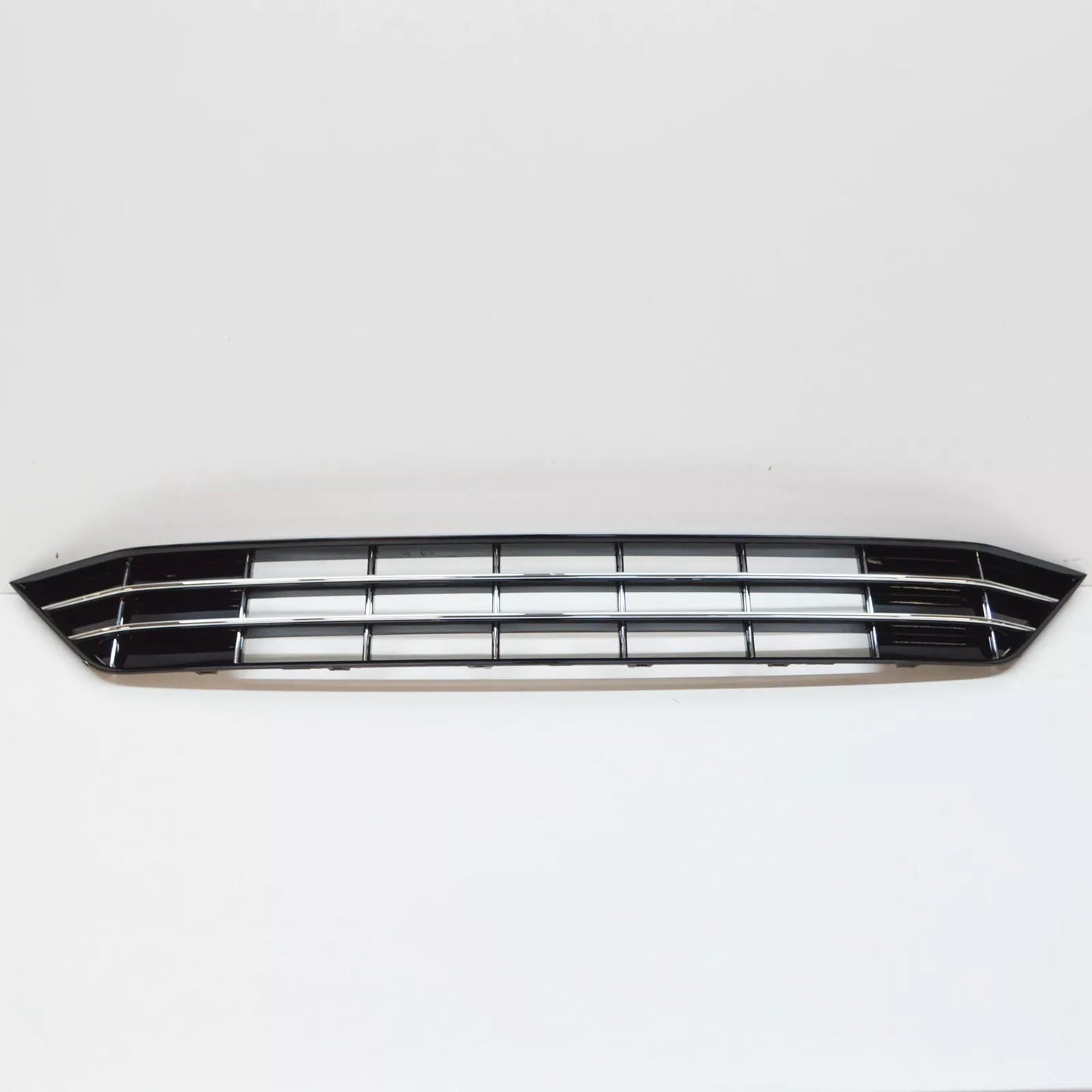 NEW VW PASSAT B8 FRONT BUMPER LOWER AIR GUIDE GRILLE 561853671FFOD ORIGINAL