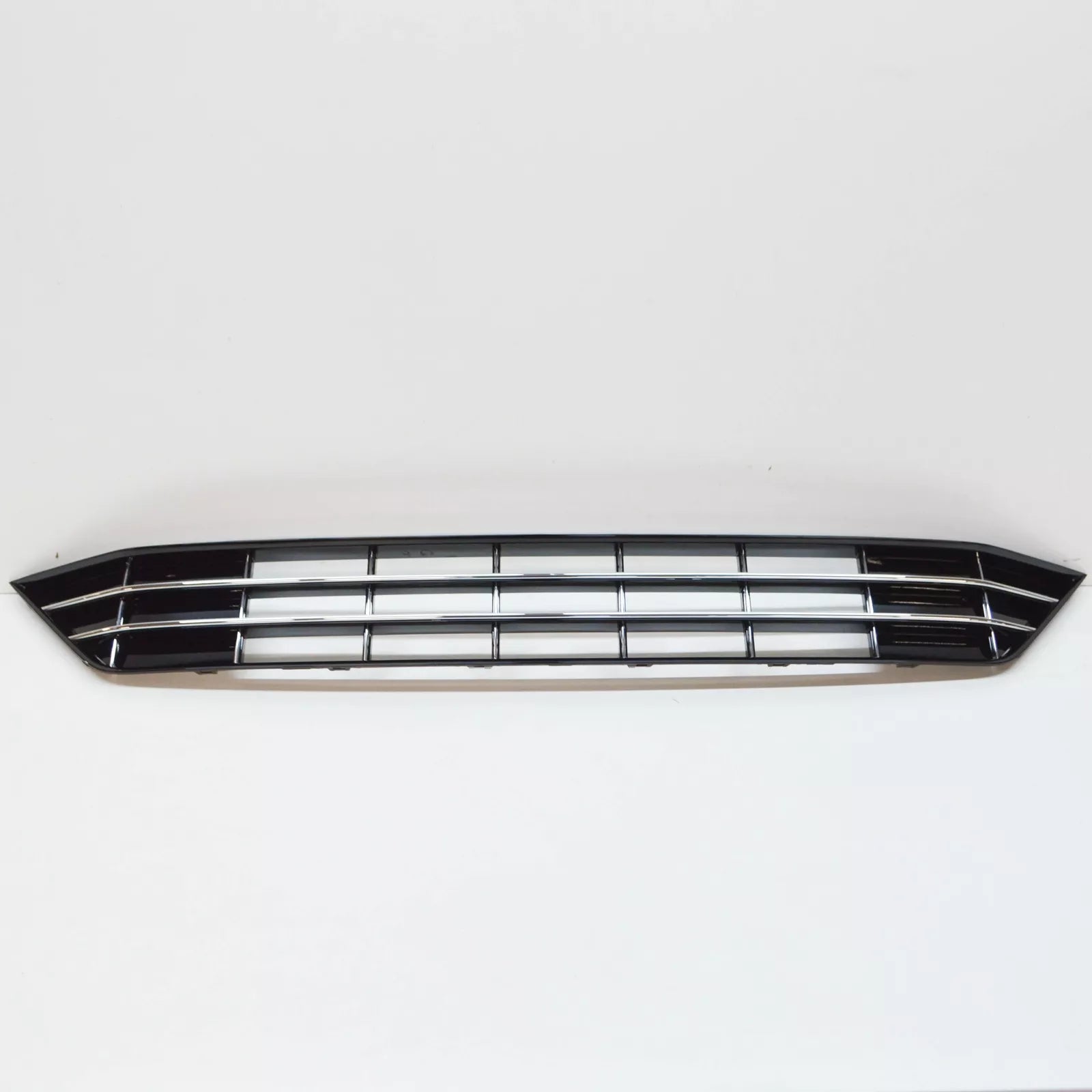 NEW VW PASSAT B8 FRONT BUMPER LOWER AIR GUIDE GRILLE 561853671FFOD ORIGINAL