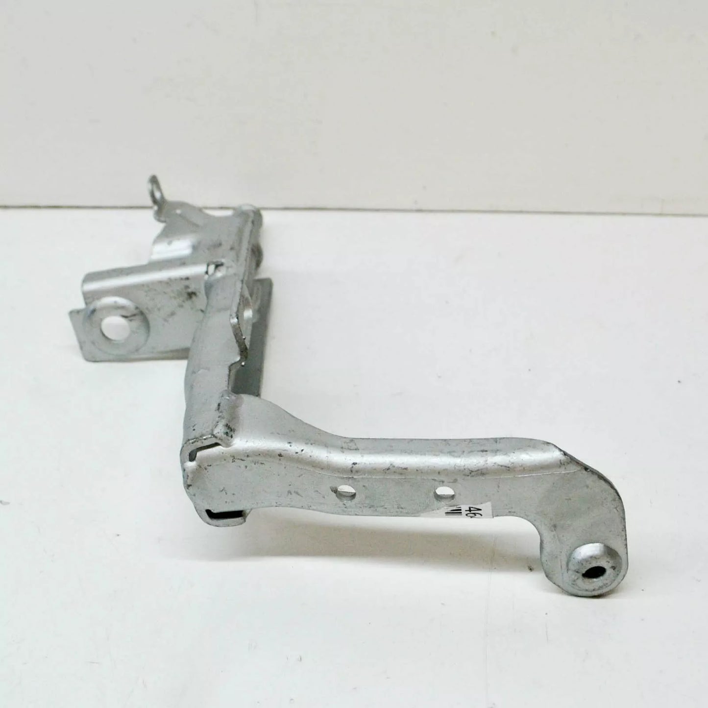NEW MERCEDES-BENZ C W205 REAR RIGHT EXHAUST PIPE BRACKET A2054905201 ORIGINAL