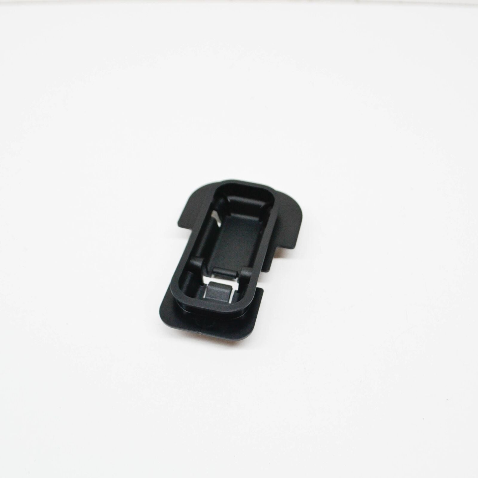 new ford focus mk3 estate load compartment trim tie down hook 1866111 original