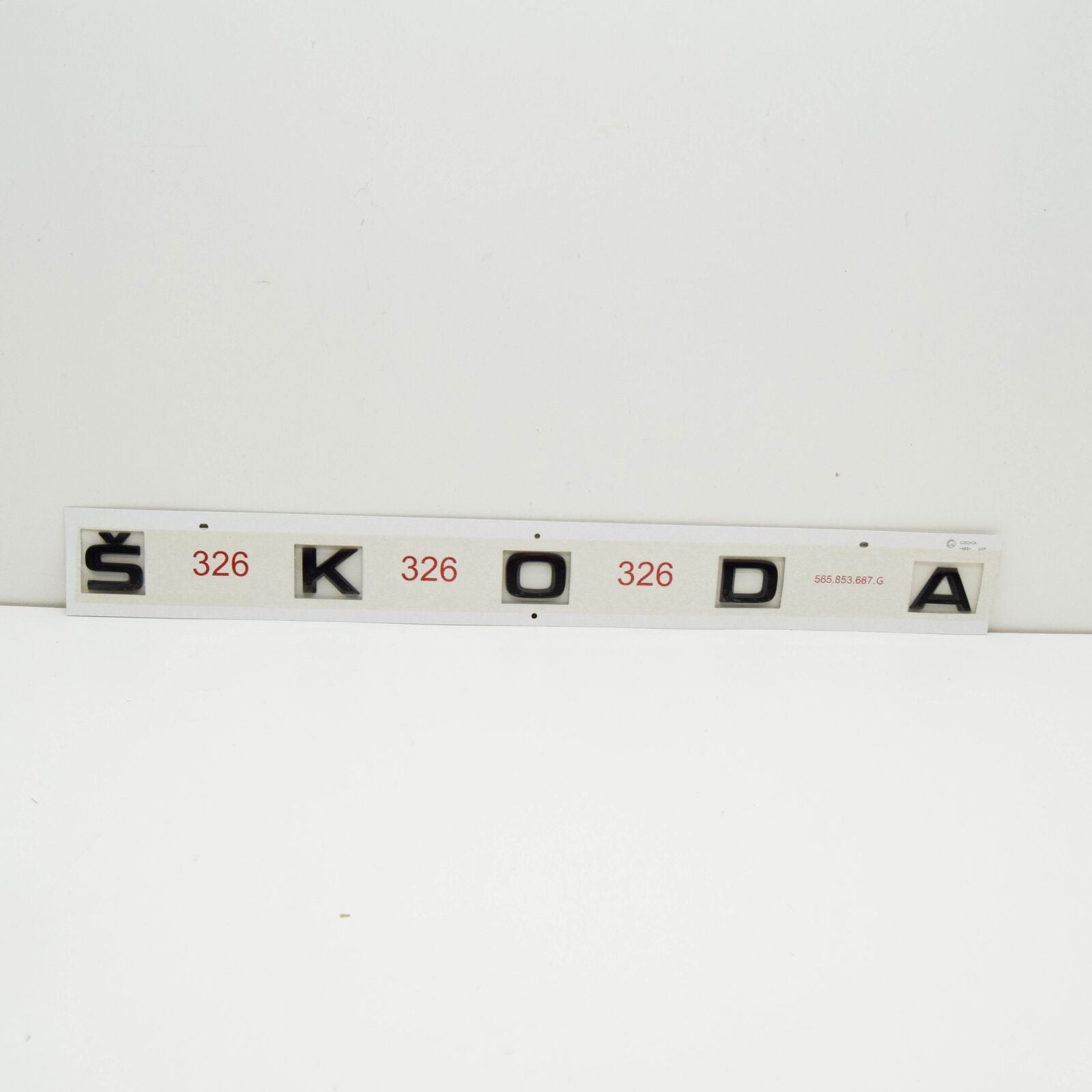 new skoda karoq nu rear tailgate lettering 565853687g041 original
