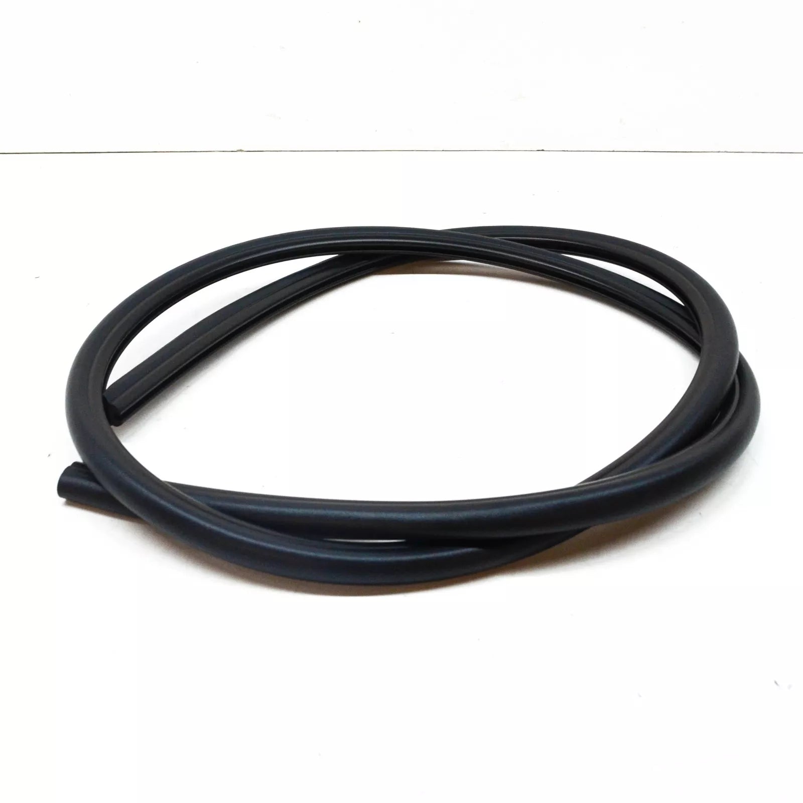 NEW BMW 7 G11 G12 FRONT ENGOINE BONNET HOOD SEAL 51767347393 ORIGINAL