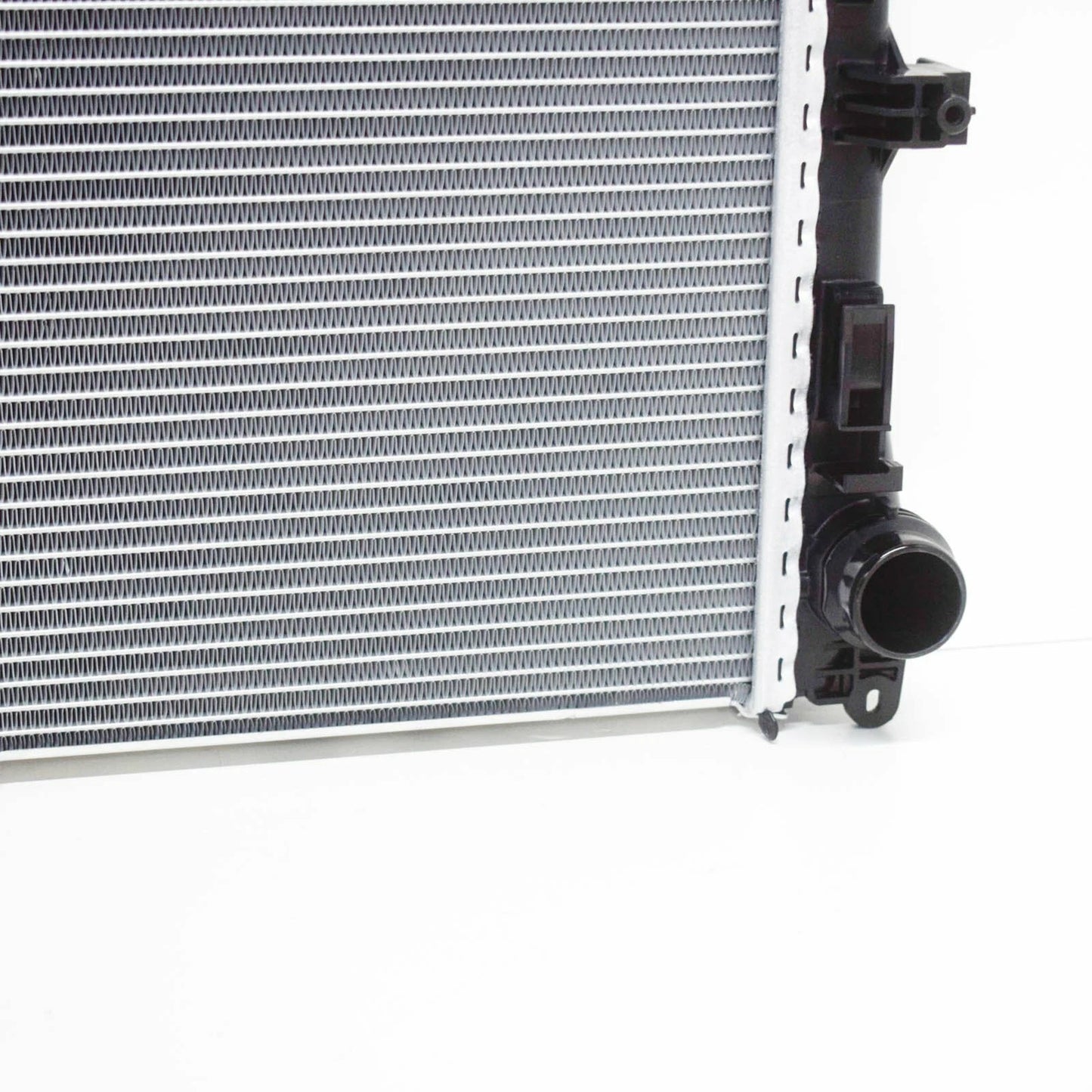 NEW MERCEDES-BENZ C-CLASS W205 ENGINE COOLANT RADIATOR A0995001703 ORIGINAL