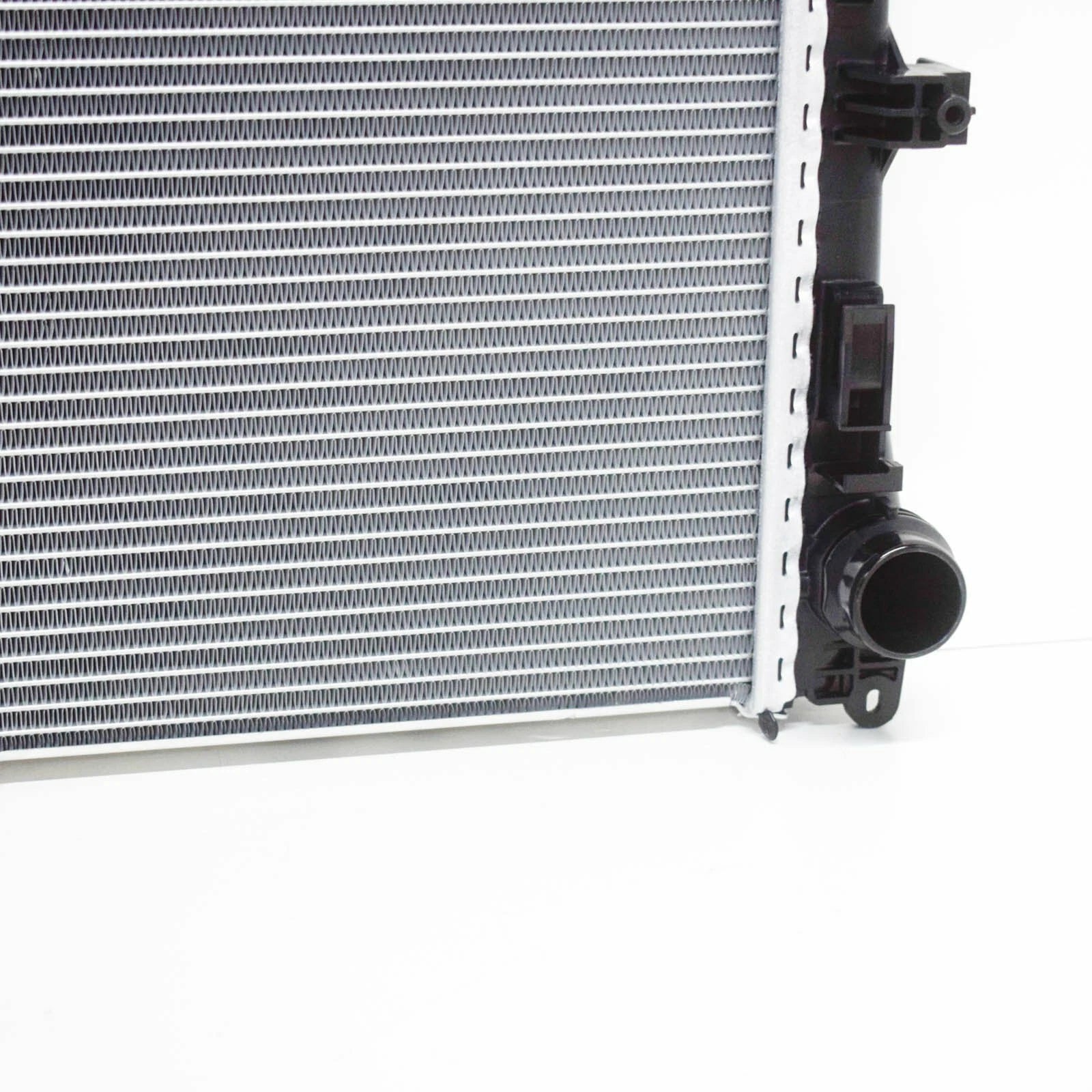 NEW MERCEDES-BENZ C-CLASS W205 ENGINE COOLANT RADIATOR A0995001703 ORIGINAL