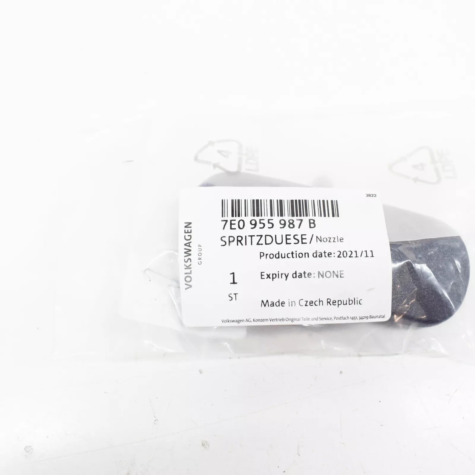 NEW VOLKSWAGEN MULTIVAN T6 WINDSCREEN LEFT WATER JET 7E0955987B ORIGINAL