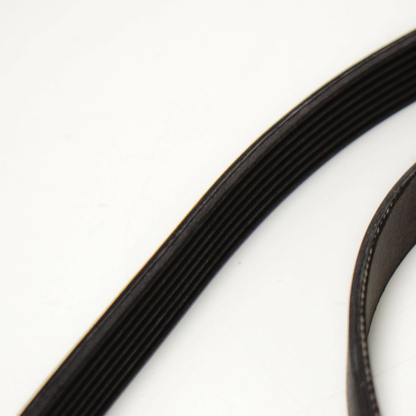 NEW AUDI A4 B8 3.0 PETROL A/C SERPENTINE BELT 06E903137AB 2013