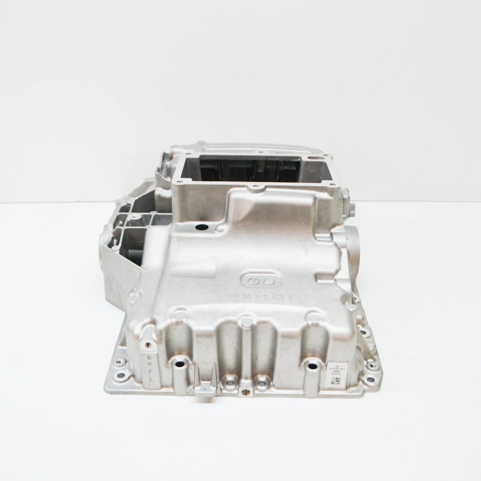 NEW MERCEDES-BENZ C W204 ENGINE OIL PAN A6510102615