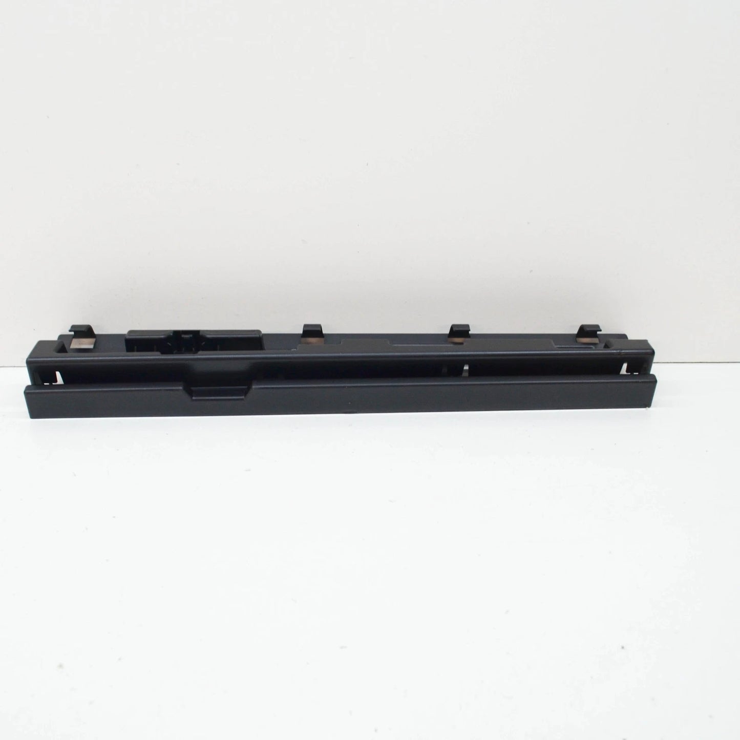 NEW BMW 2 GRAN TOURER F46 REAR LEFT CENTER SIDESKIRT HOLDER 51777301941 ORIGINAL