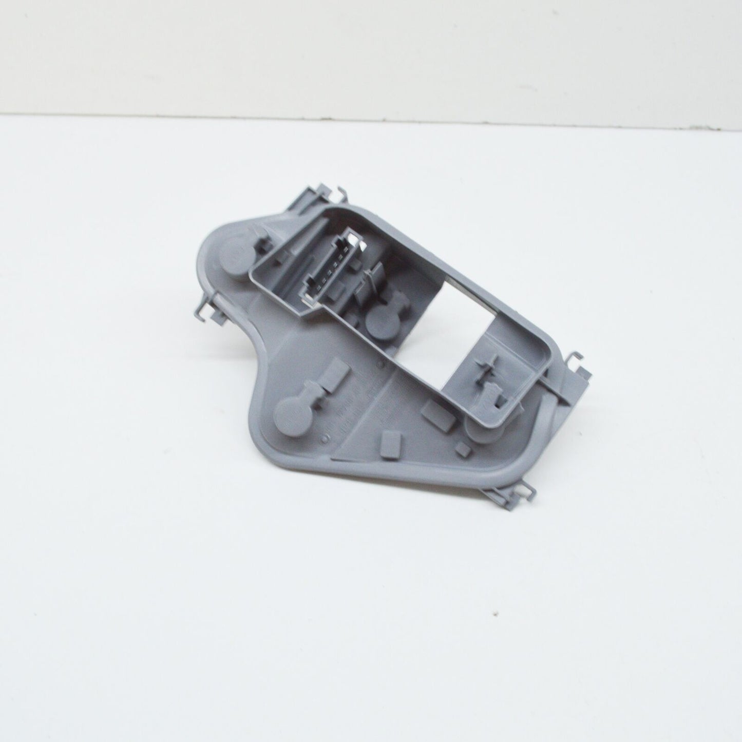 NEW VOLKSWAGEN FOX LEFT TAILLIGHT BULB HOLDER 5Z0945257 ORIGINAL