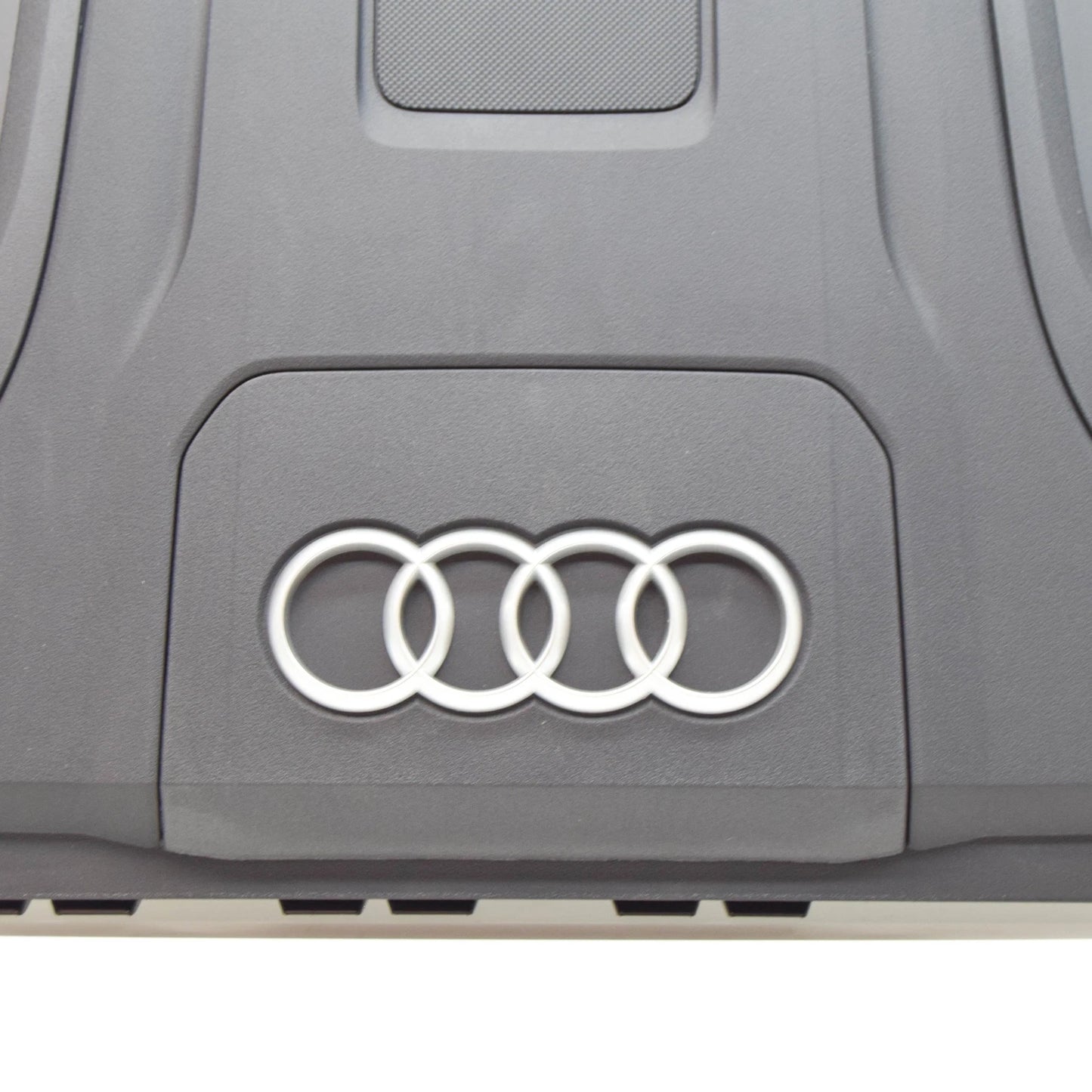 NEW AUDI Q7 4M ENGINE COVER 4M0133849AA ORIGINAL