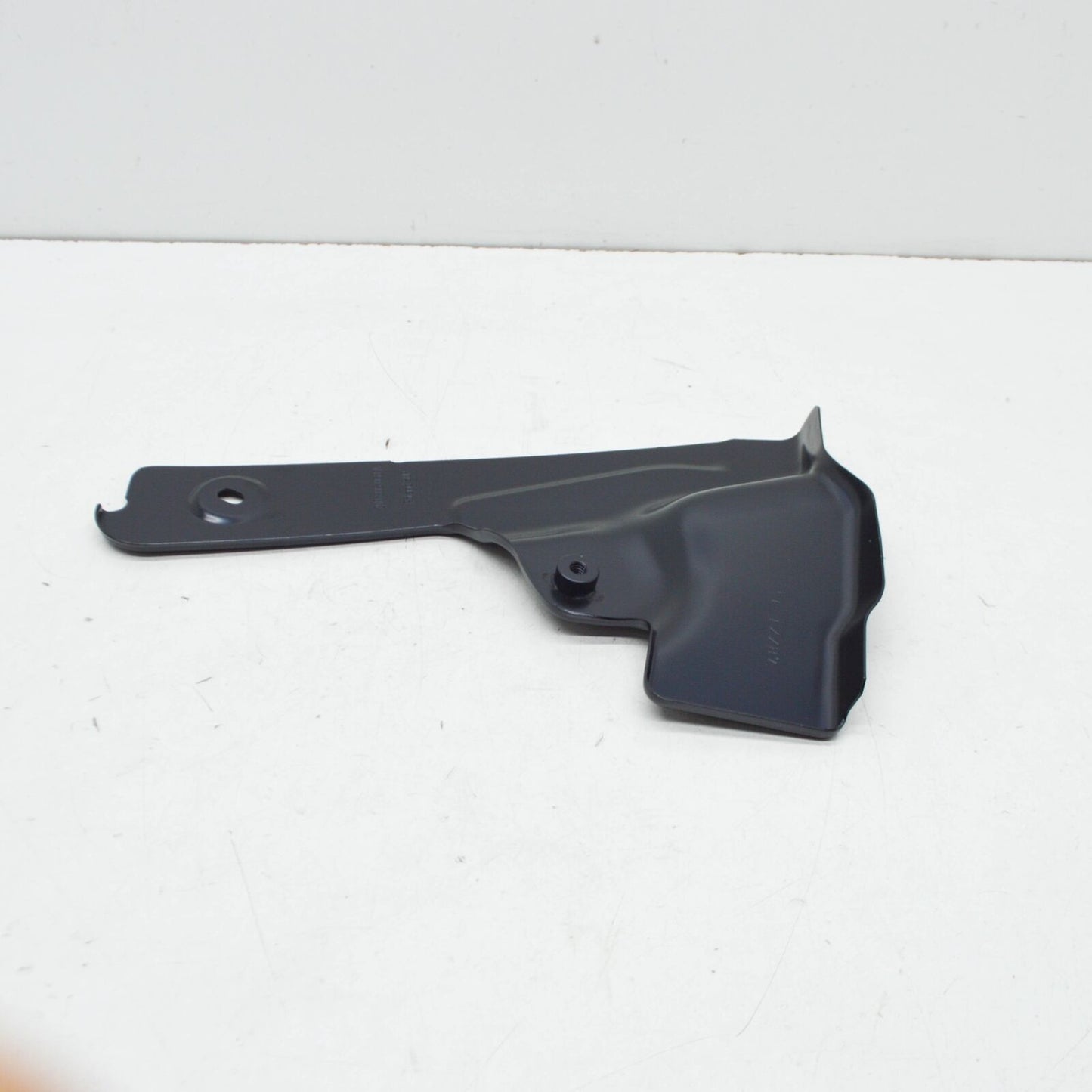 NEW VOLKSWAGEN CRAFTER SZ FRONT RIGHT BUMPER SECURING BRACKET 2N0805066 ORIGINAL