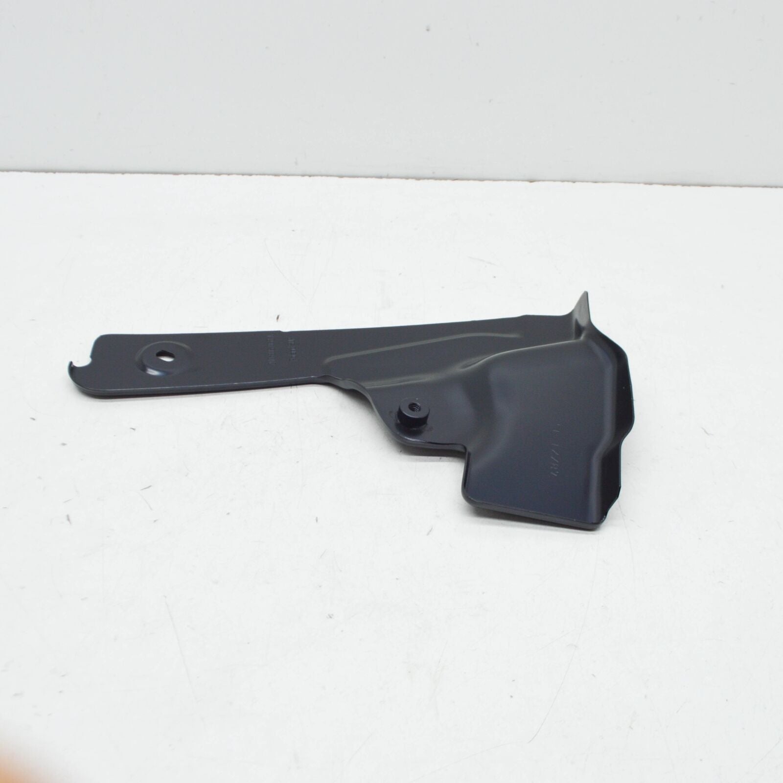 NEW VOLKSWAGEN CRAFTER SZ FRONT RIGHT BUMPER SECURING BRACKET 2N0805066 ORIGINAL