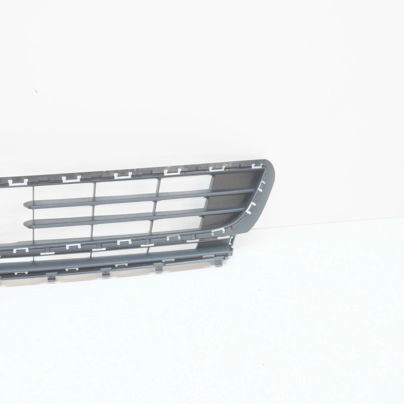 NEW VOLKSWAGEN GOLF MK7 FRONT BUMPER LOWER GRILLE 5G0853677B9B9 2015
