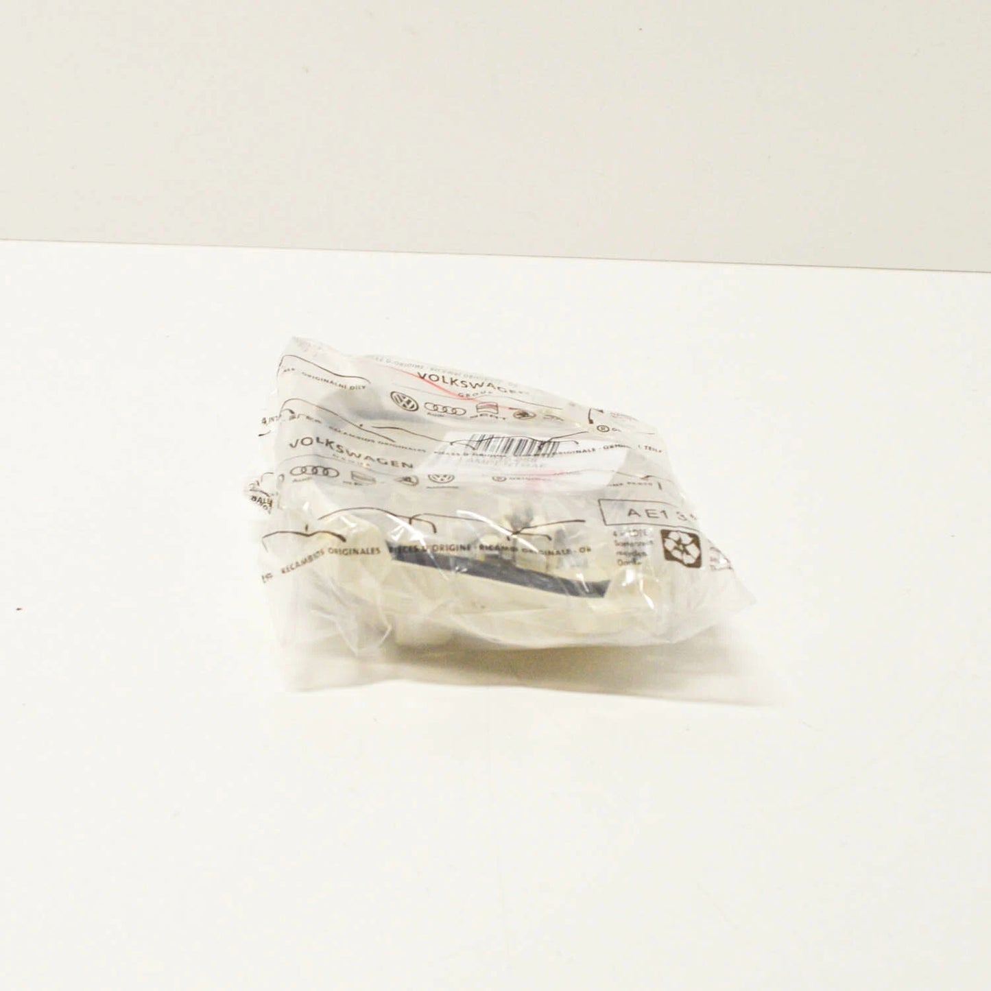 VOLKSWAGEN TOURAN 5T1 REAR RIGHT TAILLIGHT BULB SOCKET 5TA945258 NEW