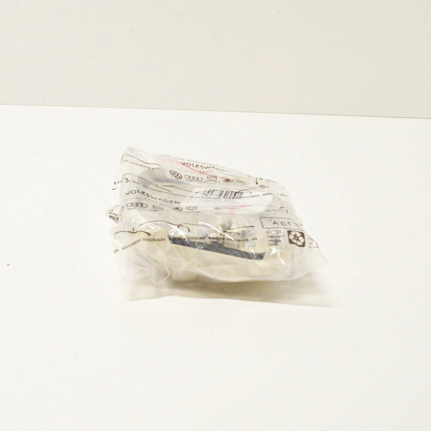 VOLKSWAGEN TOURAN 5T1 REAR RIGHT TAILLIGHT BULB SOCKET 5TA945258 NEW