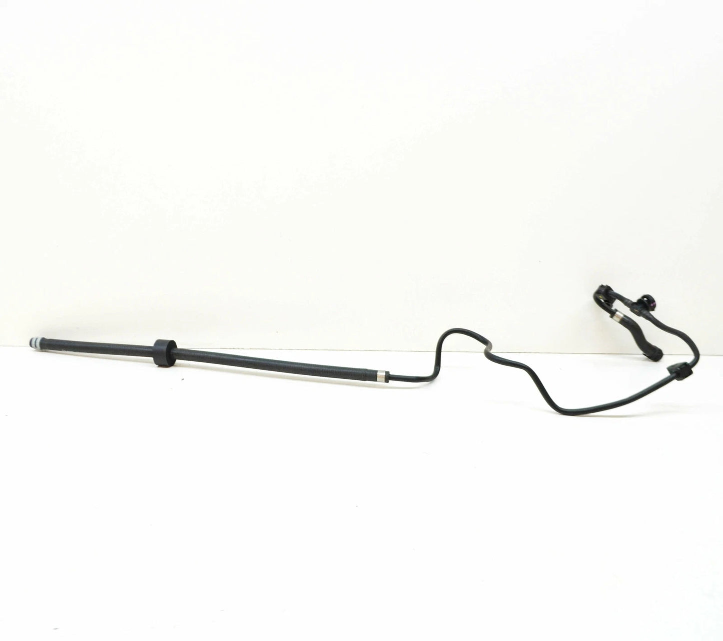 NEW MB GLC C253 HEATING CIRCUIT HOSE FROM HEAT EXCHANGER A2538309400 ORIGINAL