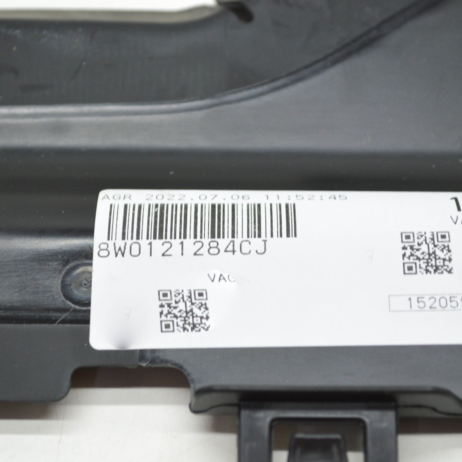 NEW AUDI RS4 B9 FRONT RIGHT AIR GUIDE 8W0121284CJ ORIGINAL