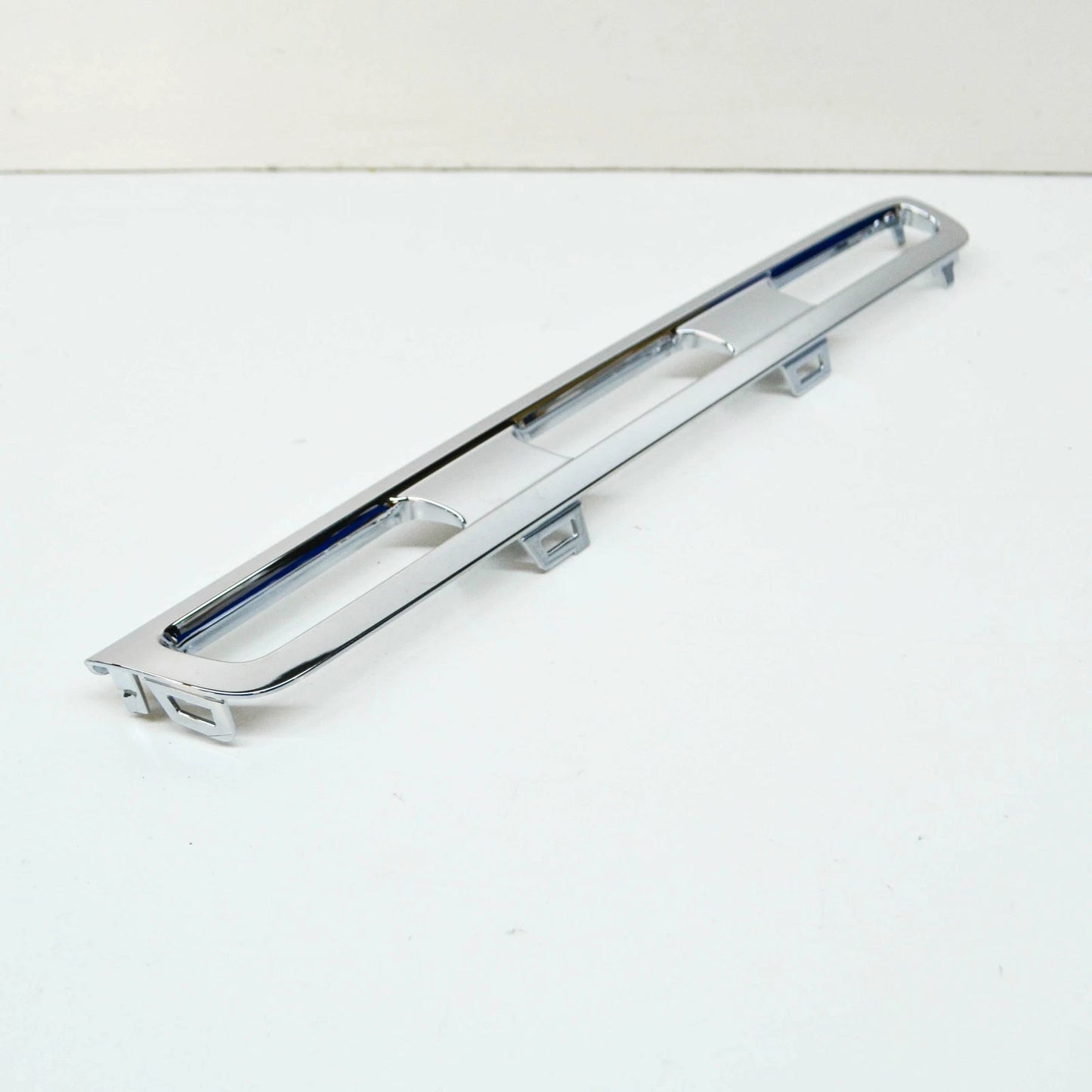 NEW MERCEDES-BENZ GLA H247 FRONT RIGHT BUMPER GRILLE MOLDING A2478884600