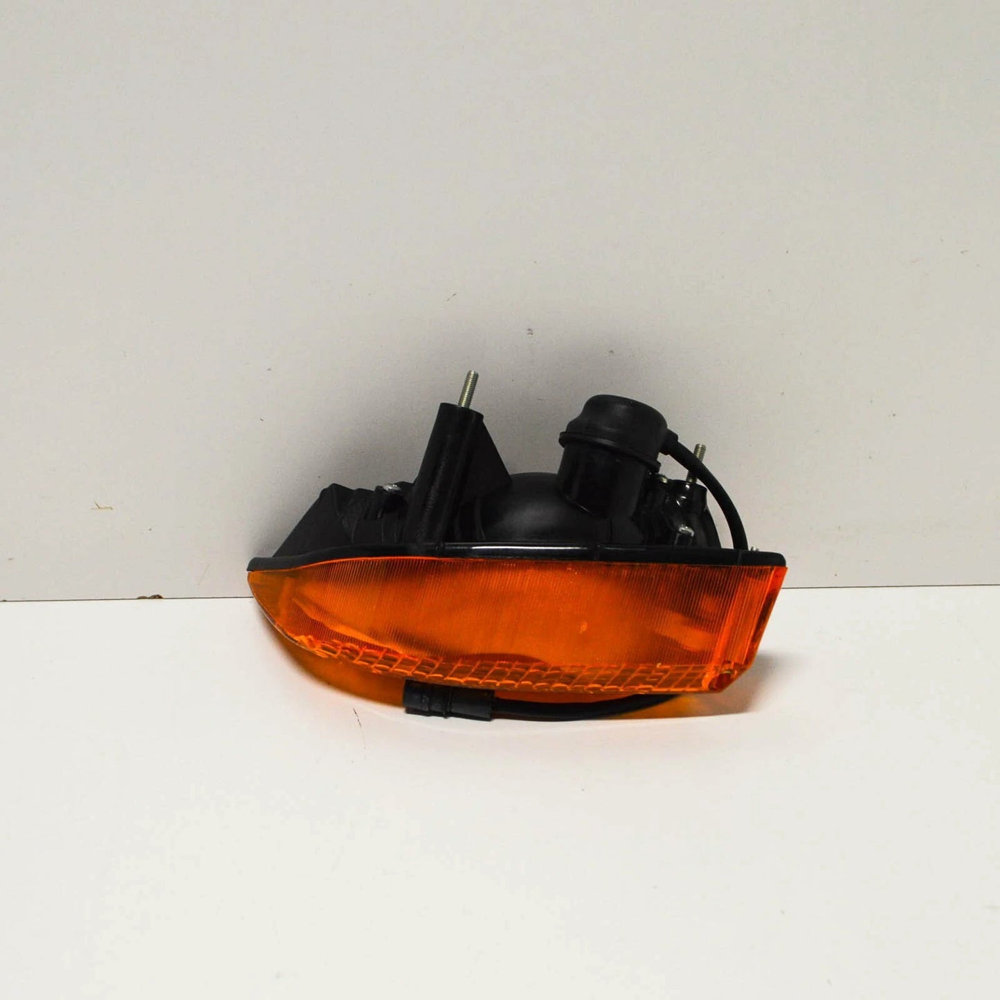 NEW BMW 6 E24 FRONT LEFT FLASHER PARKING POSITIONING LIGHT 63131372367 ORIGINAL