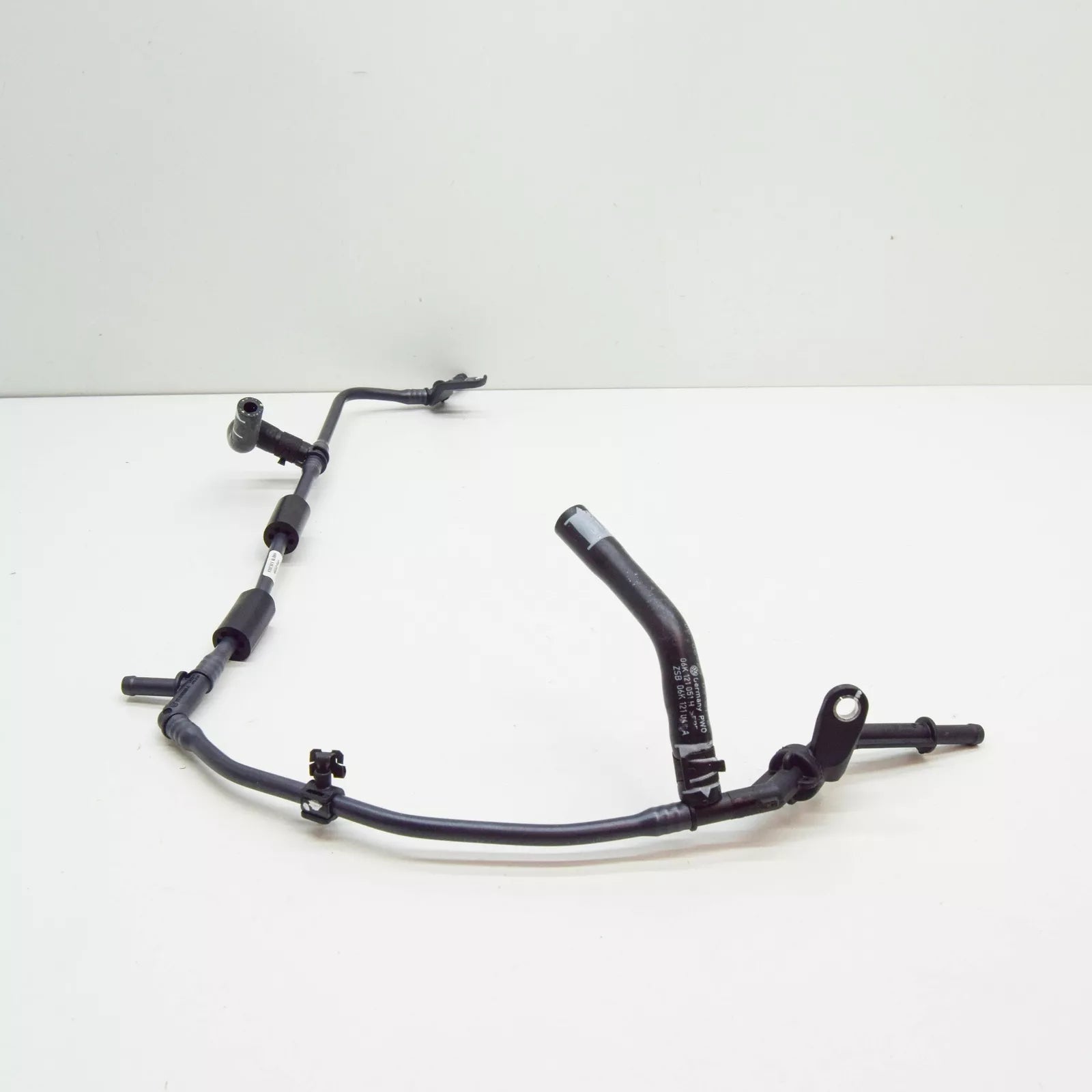 NEW VW GOLF CD MK8 ENGINE COOLANT PIPE WITH COOLANT HOSE 06K121034 ORIGINAL