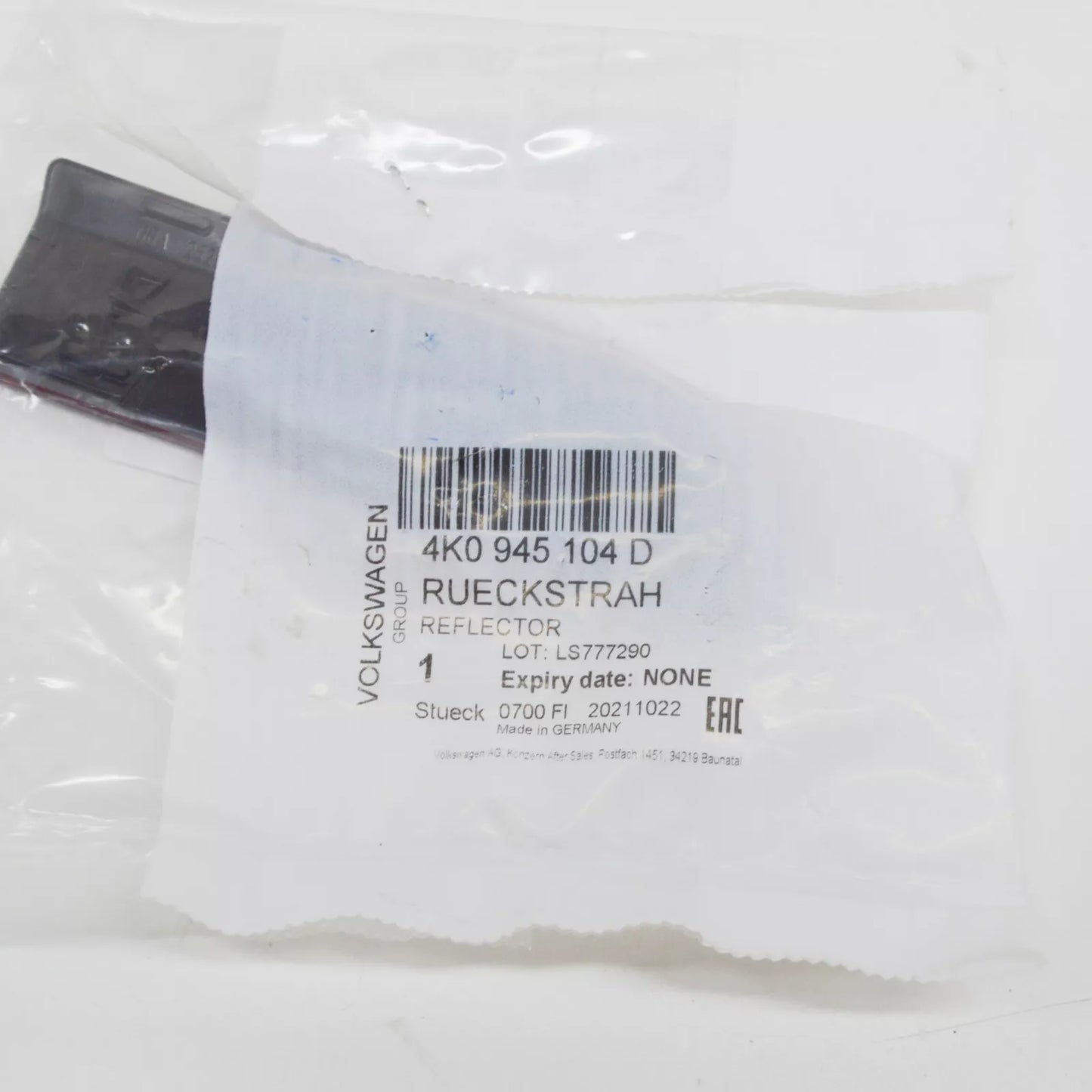 NEW AUDI A6 C8 REAR RIGHT INNER BUMPER LIGHT REFLECTOR 4K0945104D ORIGINAL