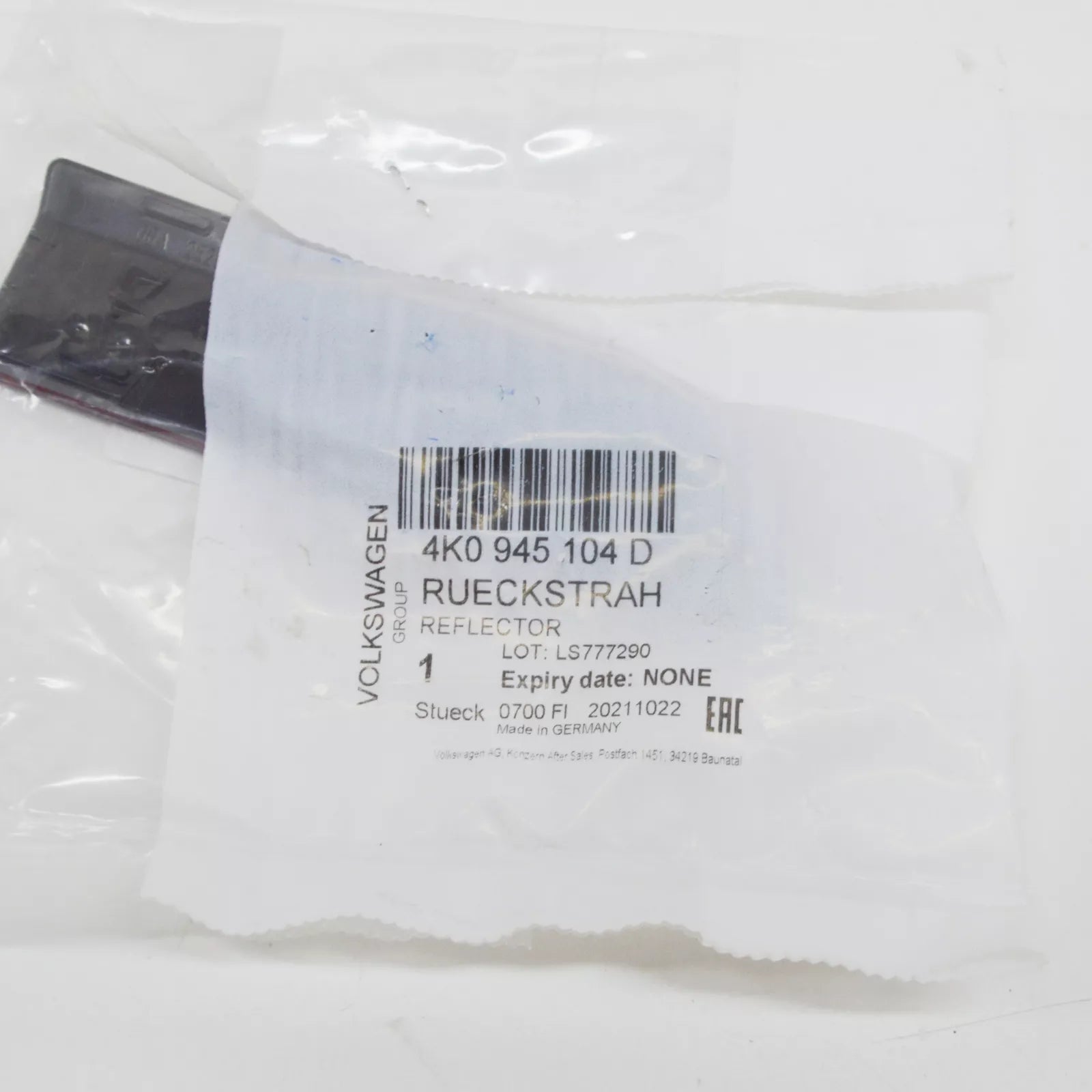 NEW AUDI A6 C8 REAR RIGHT INNER BUMPER LIGHT REFLECTOR 4K0945104D ORIGINAL