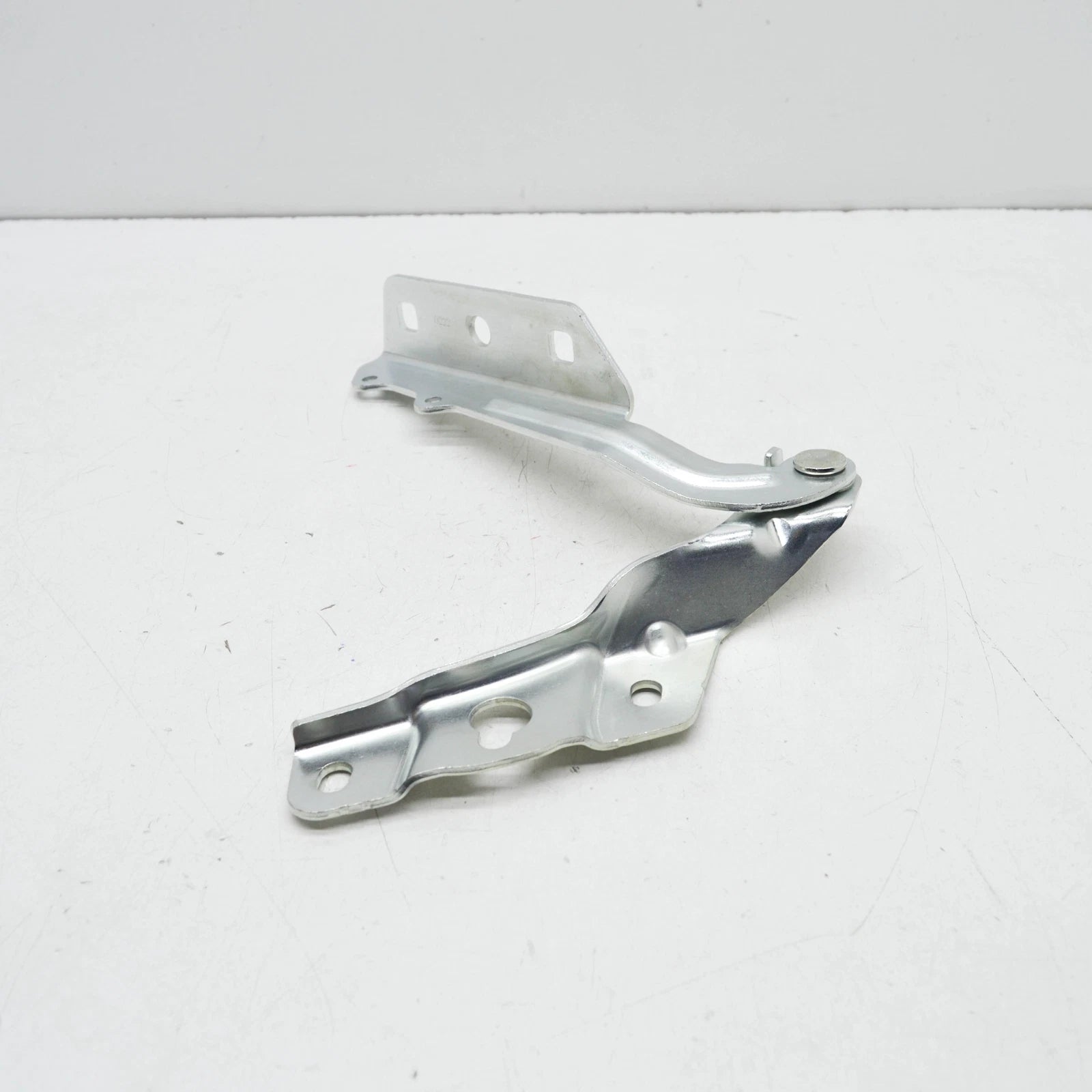 NEW VOLKSWAGEN CRAFTER SZ FRONT RIGHT BONNET HOOD HINGE 7C0823302C