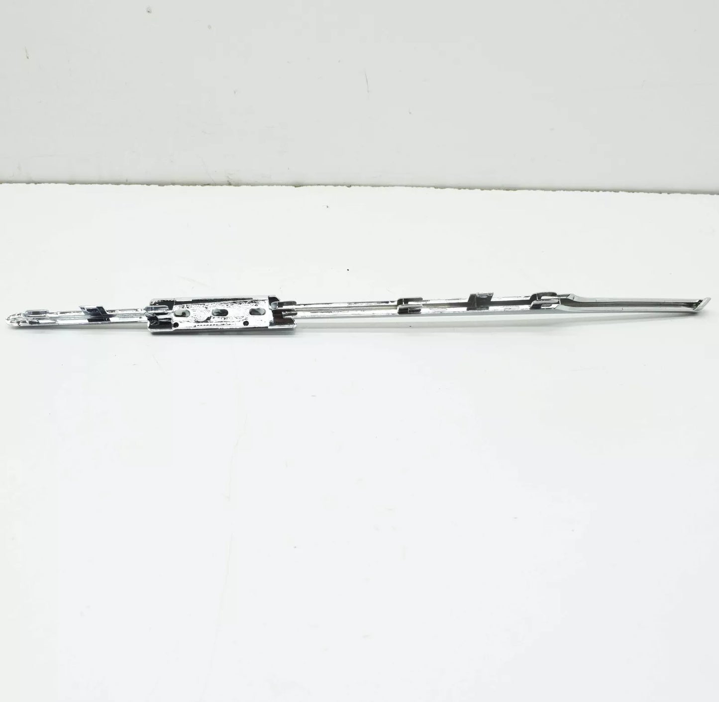 NEW BMW 6 M6 E63 LEFT WING FENDER M6 BADGE 51137906525 7906525 OEM