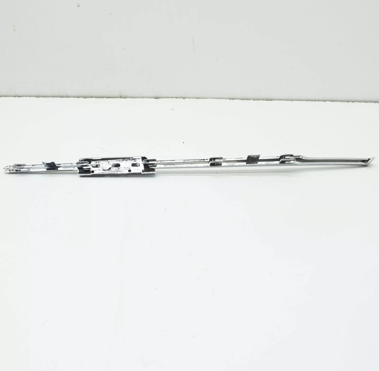 NEW BMW 6 M6 E63 LEFT WING FENDER M6 BADGE 51137906525 7906525 OEM