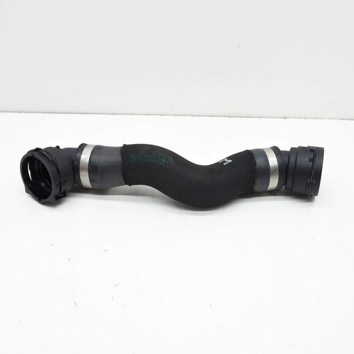 NEW BMW 5 G30 ENGINE COOLANT HOSE 17128575765 ORIGINAL