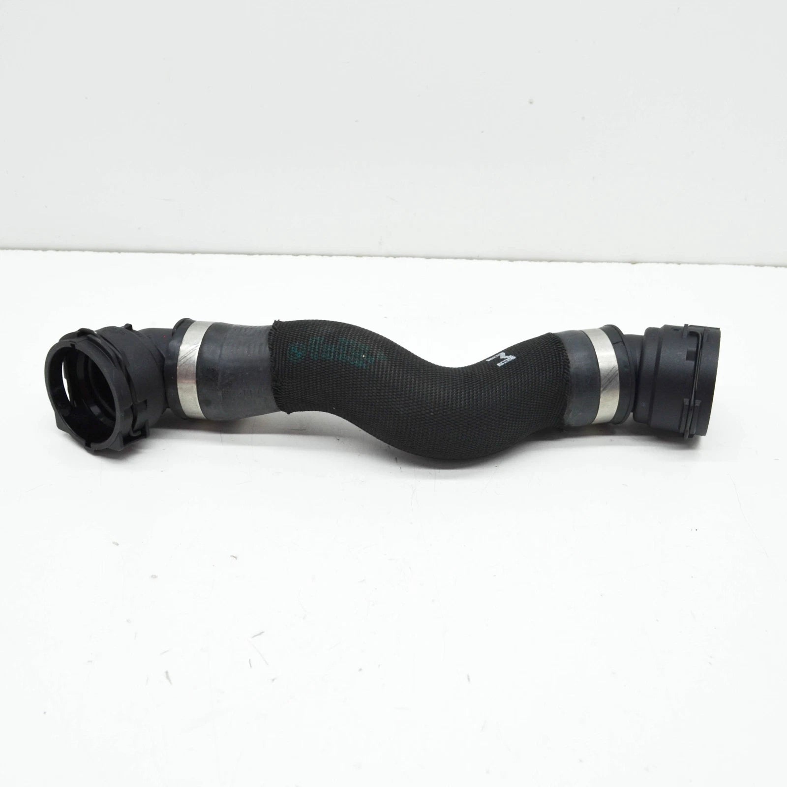 NEW BMW 5 G30 ENGINE COOLANT HOSE 17128575765 ORIGINAL