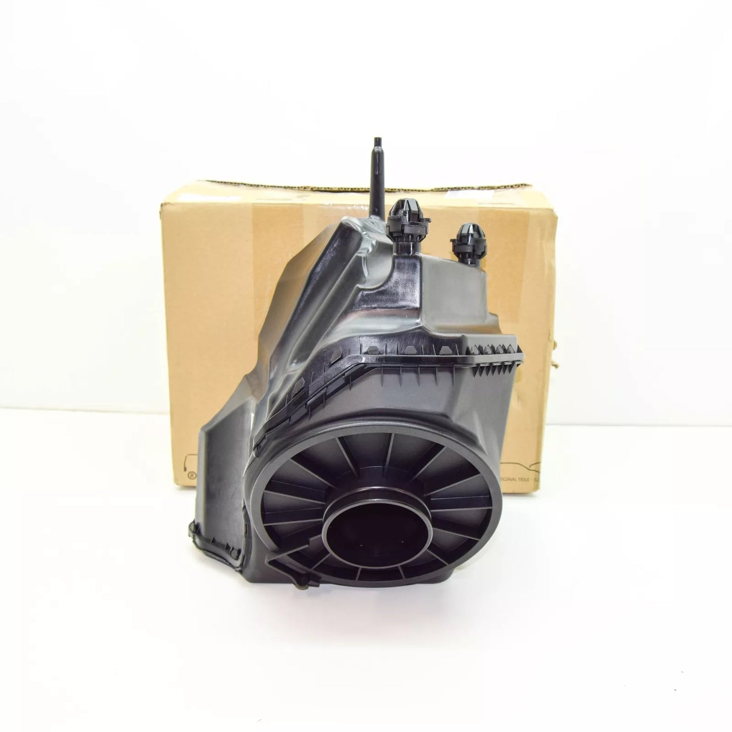 NEW AUDI A6 C8 ENGINE AIR FILTER BOX 4K0133838AA ORIGINAL