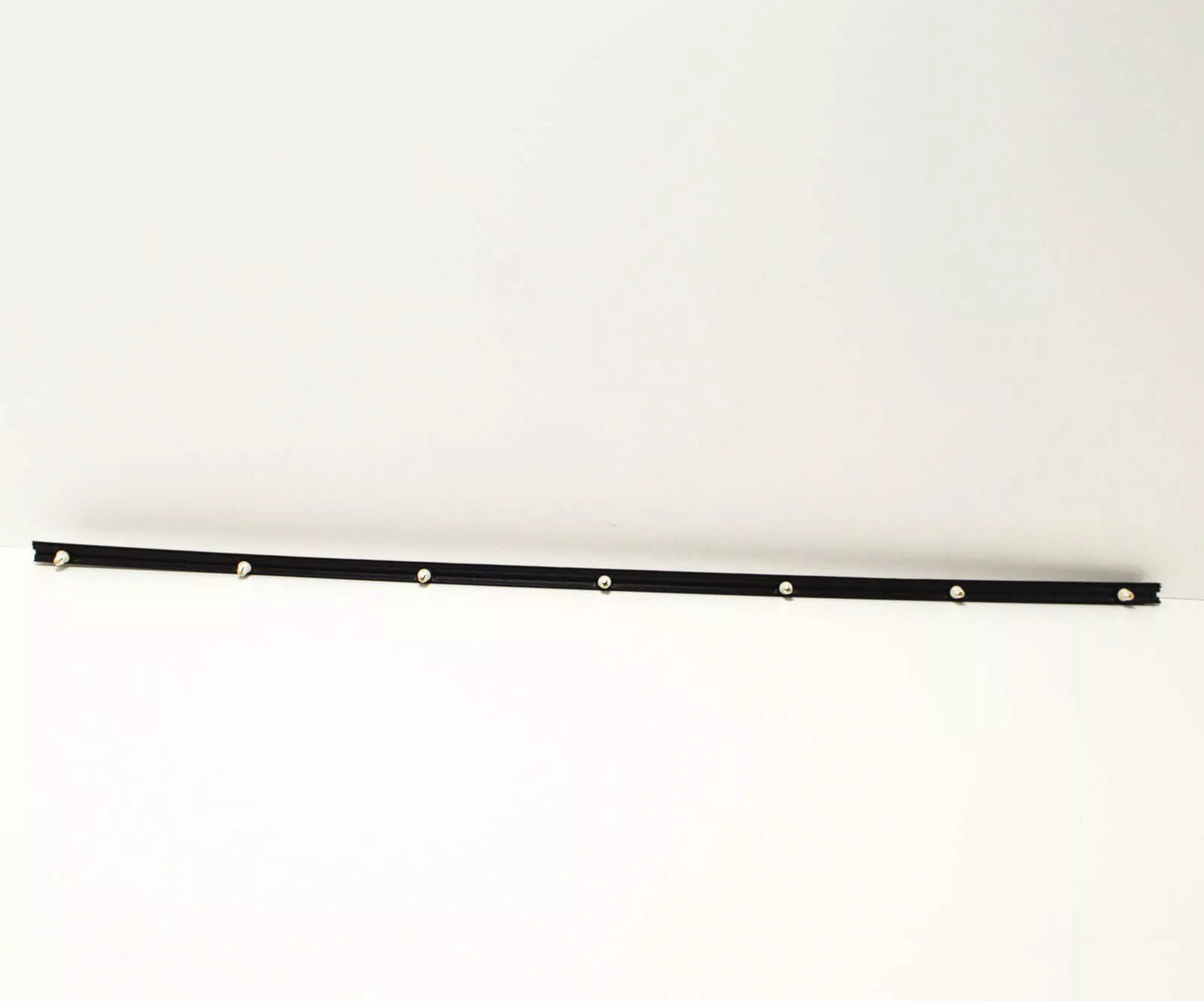 NEW MERCEDES-BENZ E W210 FRONT LEFT DOOR BOTTOM STRIP A2106900782