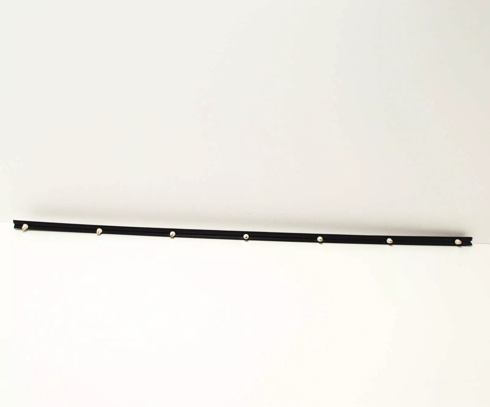 NEW MERCEDES-BENZ E W210 FRONT LEFT DOOR BOTTOM STRIP A2106900782