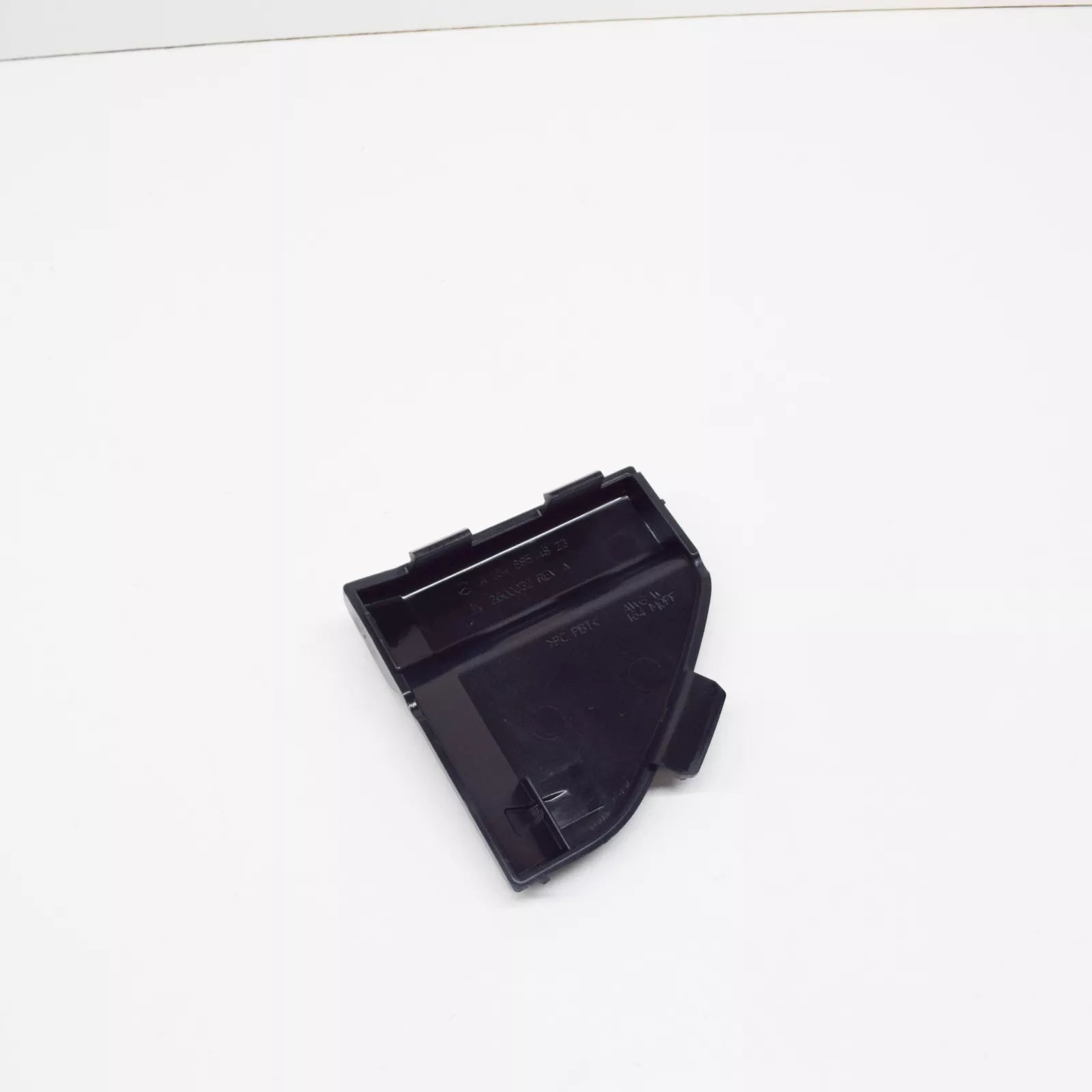 NEW MERCEDES-BENZ ML W164 FRONT BUMPER TOW EYE COVER A16488548239999 ORIGINAL